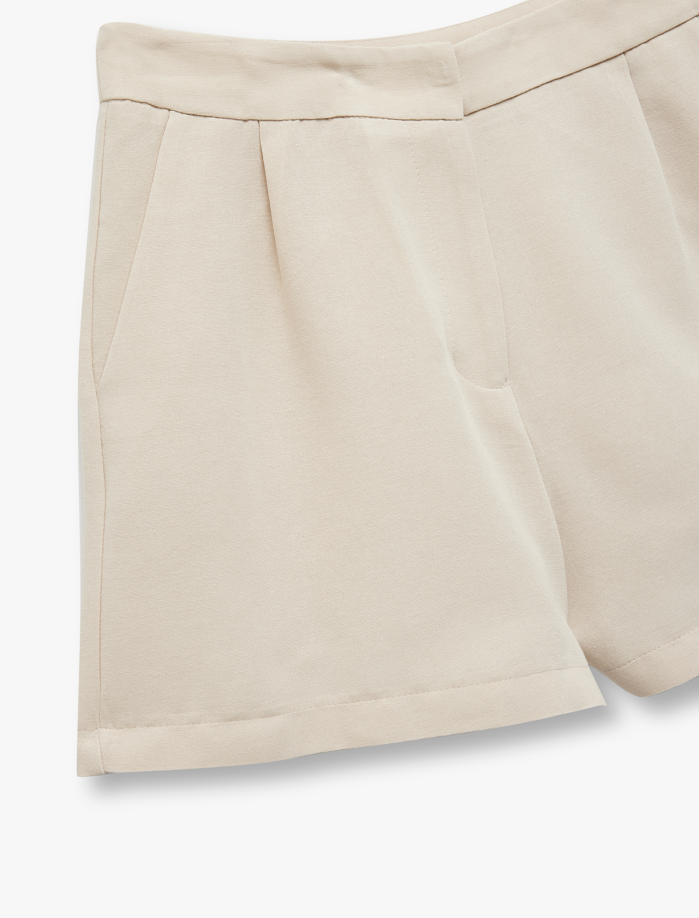   Regular Fit Pile Detaylı Cepli Keten Karışımlı Mini Şort