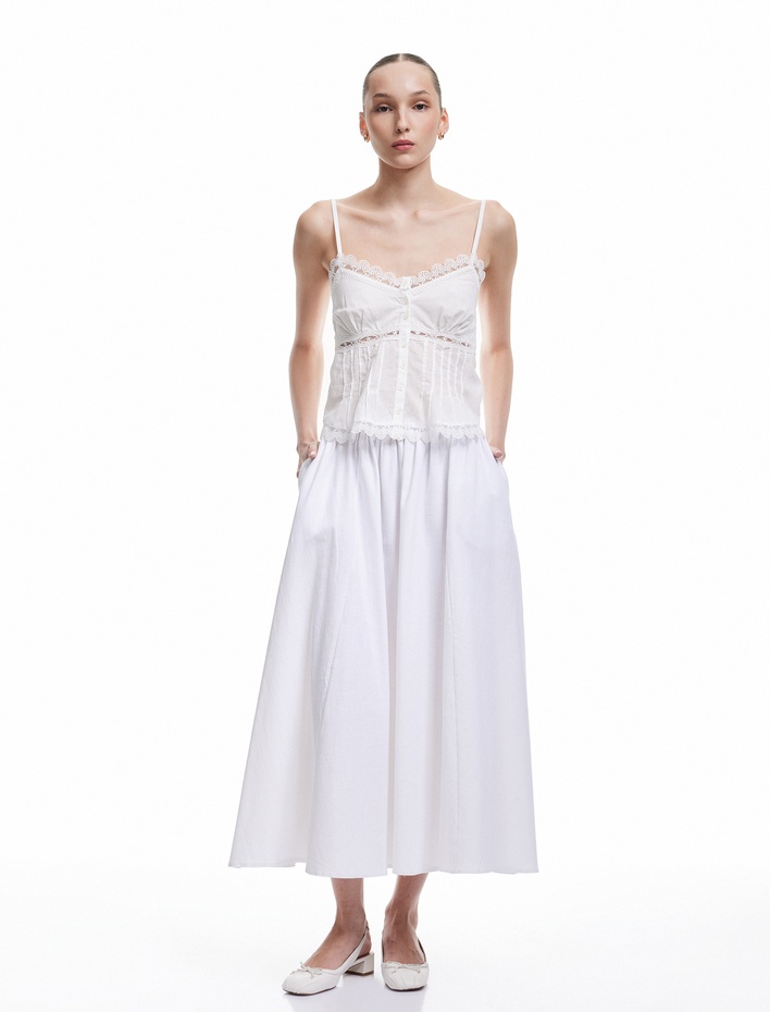  Dantel Detaylı V Yaka Düğmeli Askılı Bluz