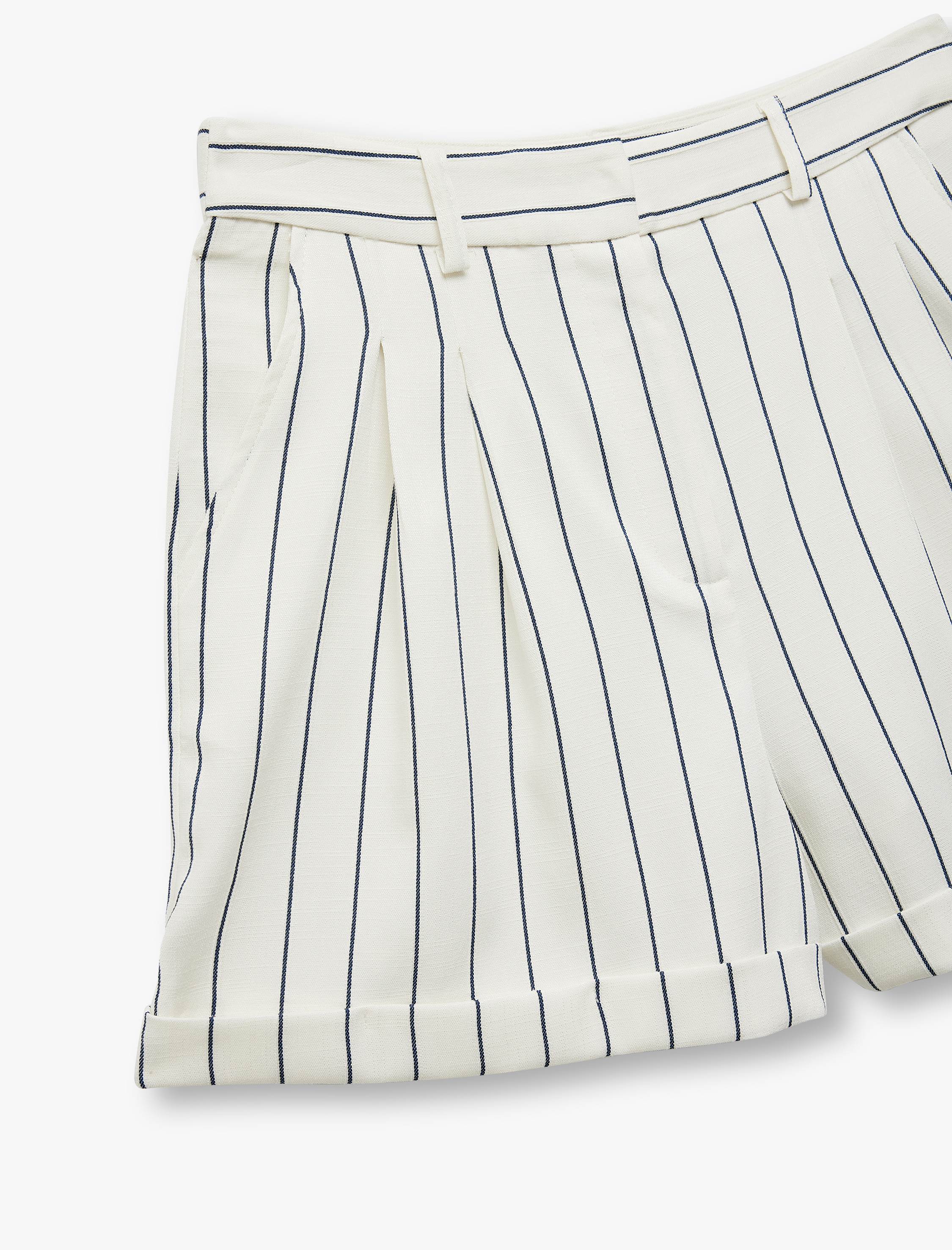   Koton X Sima Tarkan - Çizgili Pile Detaylı Yüksek Bel Cepli Mini Şort