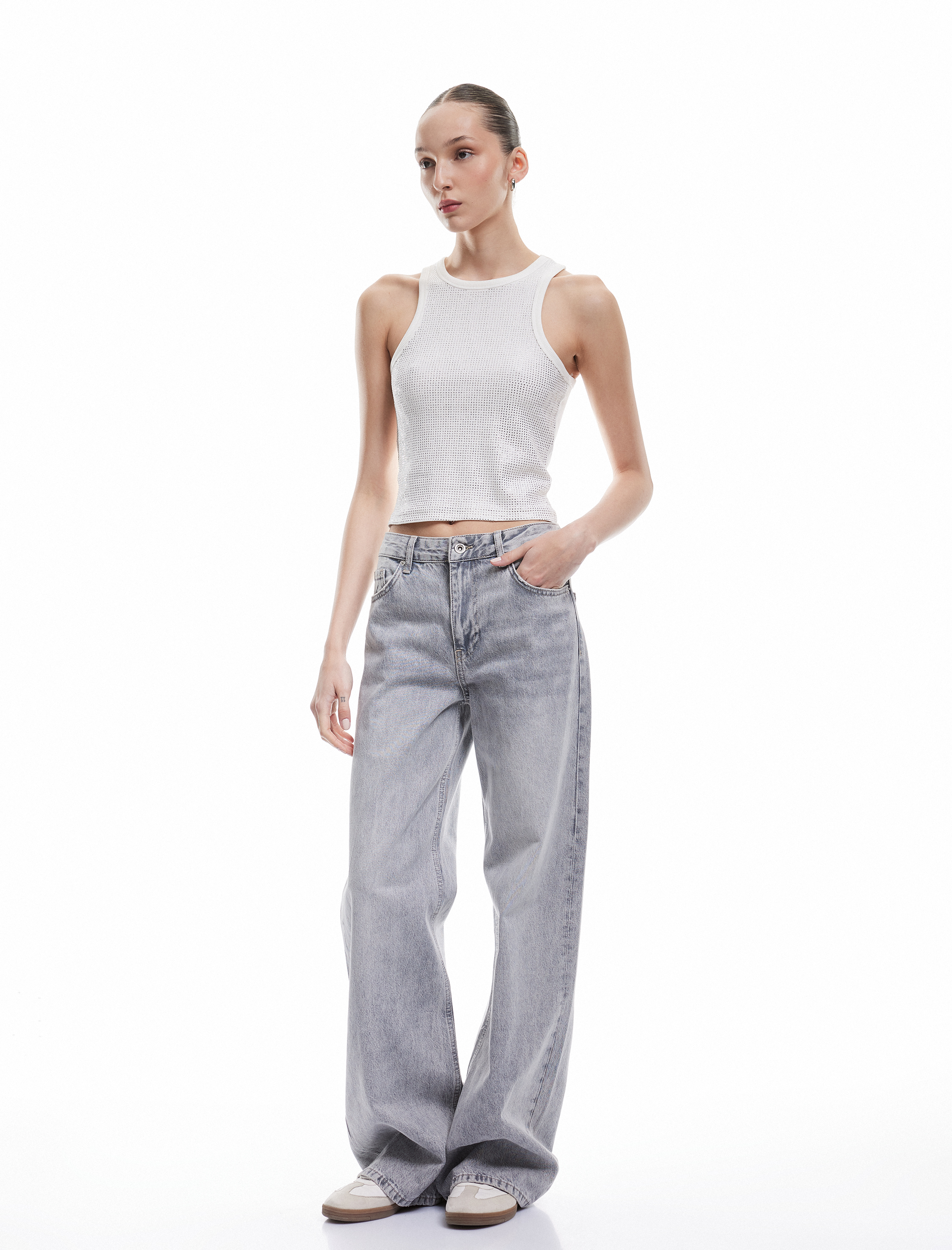   Pamuklu Taş Detaylı Dar Kesim Kolsuz Bisiklet Yaka Bluz