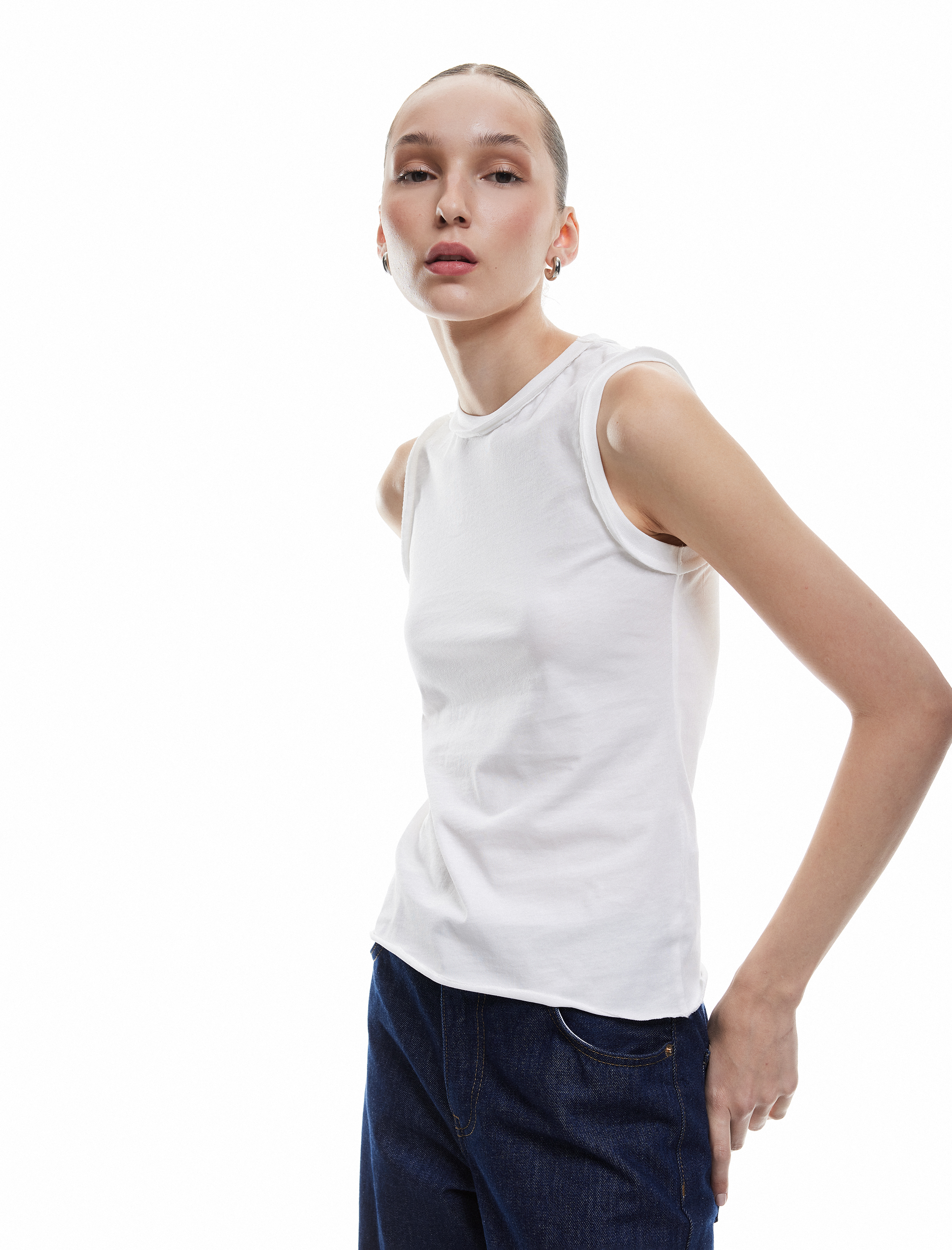   Kolsuz Bisiklet Yaka Dar Kesim Pamuklu Basic Atlet