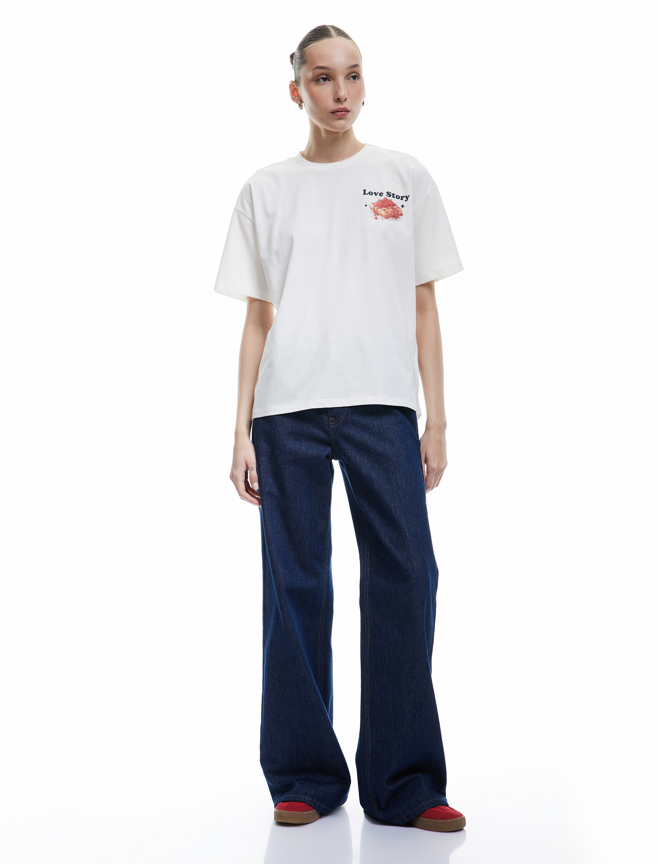   Kısa Kollu Bisiklet Yaka Pamuklu Arkası Çilek Baskılı Oversize Tişört