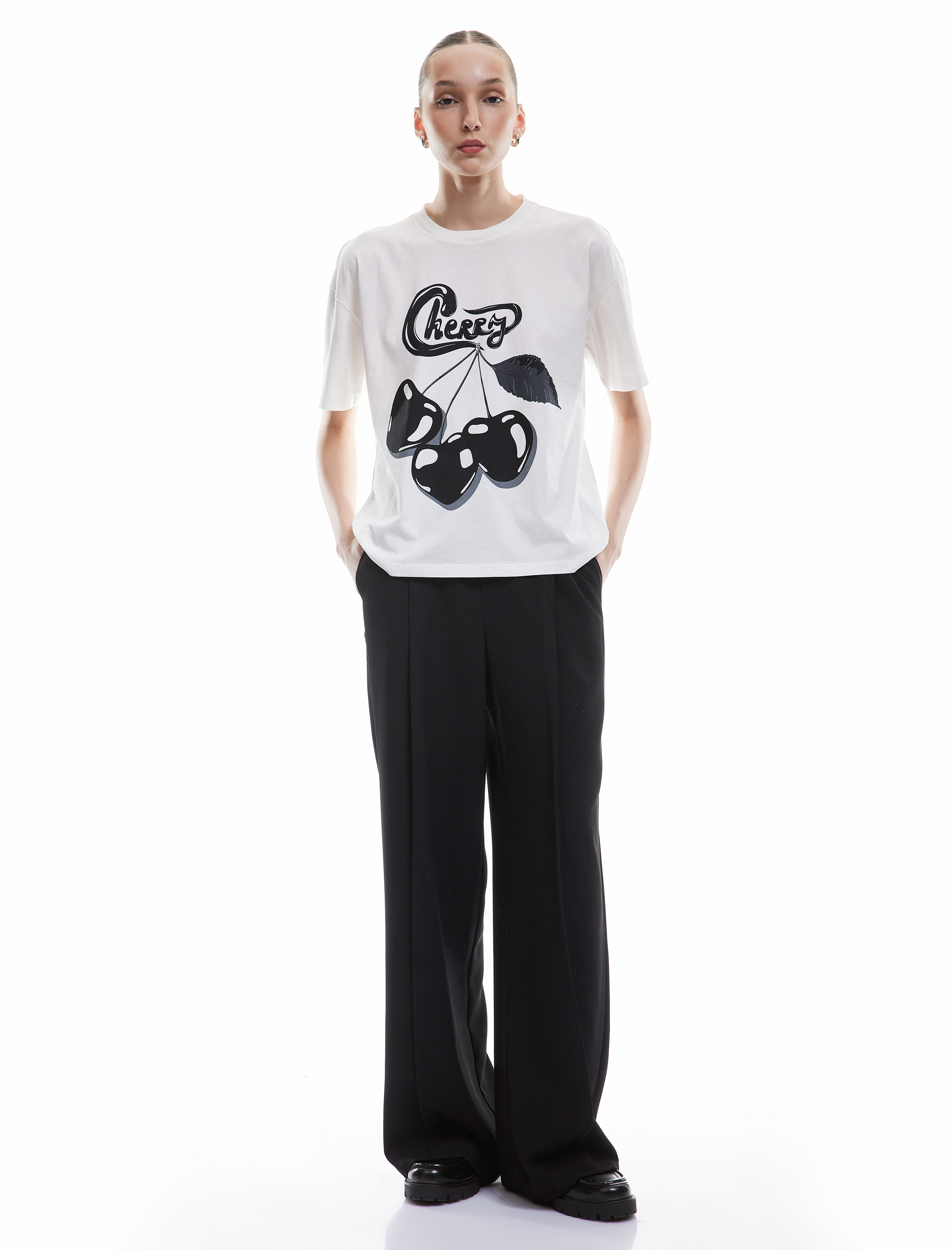   Kısa Kollu Bisiklet Yaka Pamuklu Arkası Kiraz Baskılı Oversize Tişört