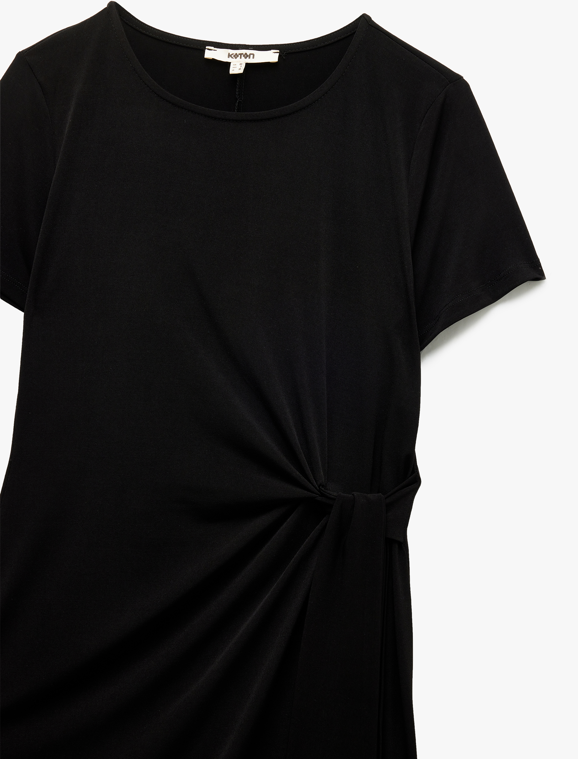   Drape Detaylı Bisiklet Yaka Krep Scuba Kumaş Kısa Kollu Elbise