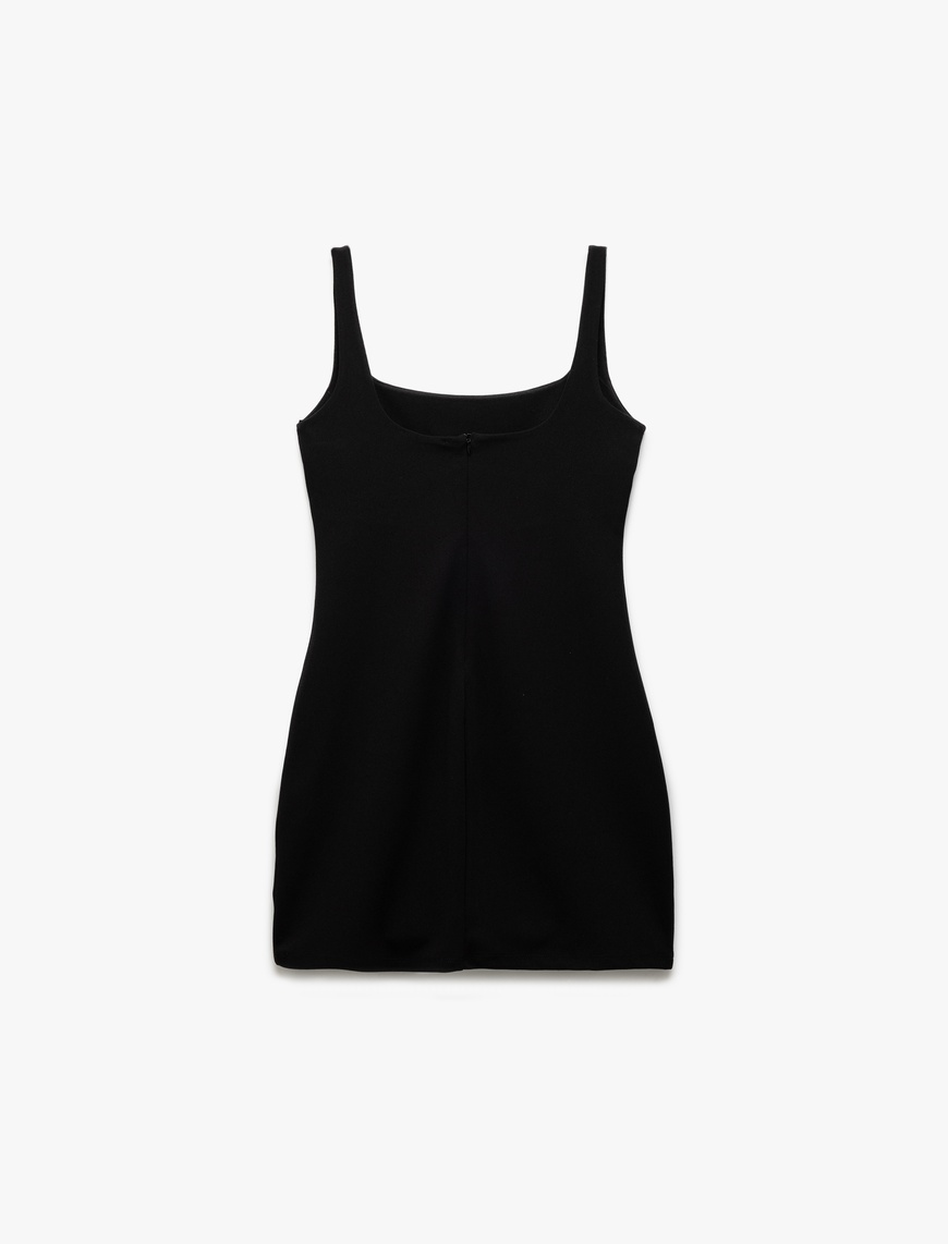   Kolsuz Slim Fit Kare Yaka Askılı Mini Elbise