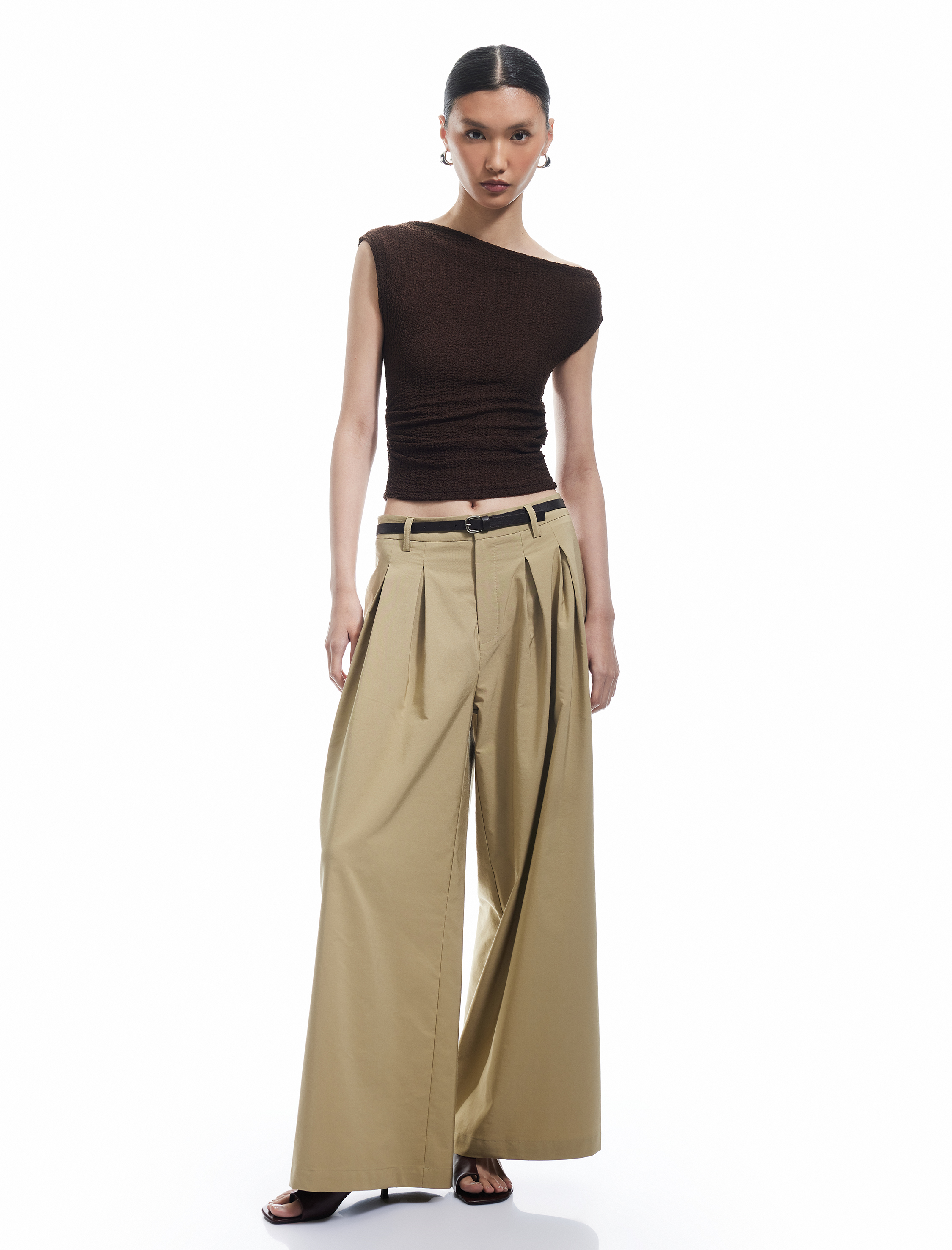   Koton X Sima Tarkan - Bürümcük Drapeli Asimetrik Degaje Yaka Kolsuz Bluz