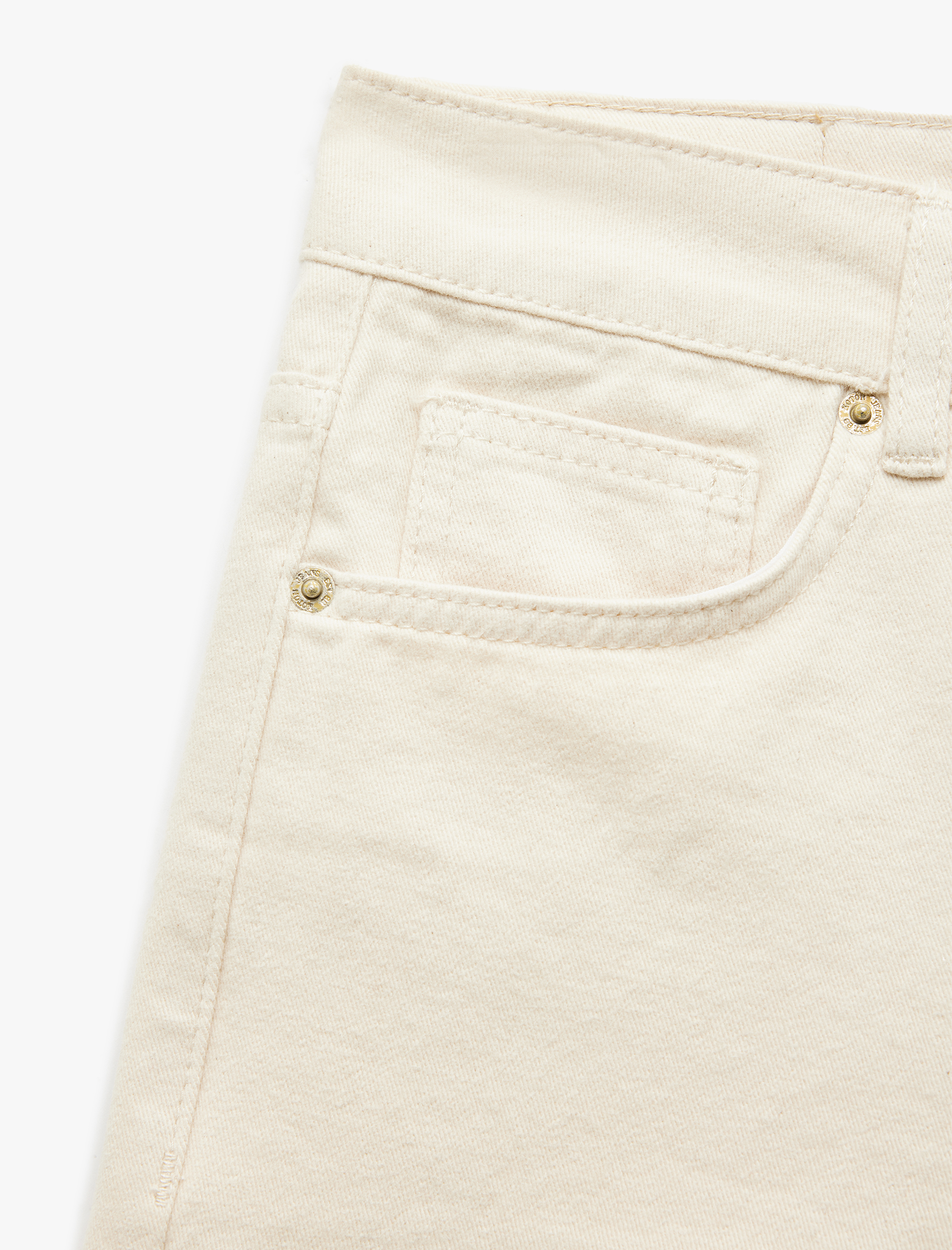   Normal Bel Pamuklu Düğmeli Beş Cepli Mini Denim Şort