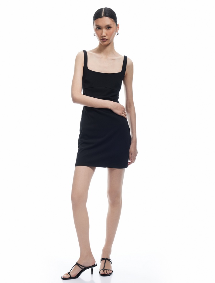  Kolsuz Slim Fit Kare Yaka Askılı Mini Elbise