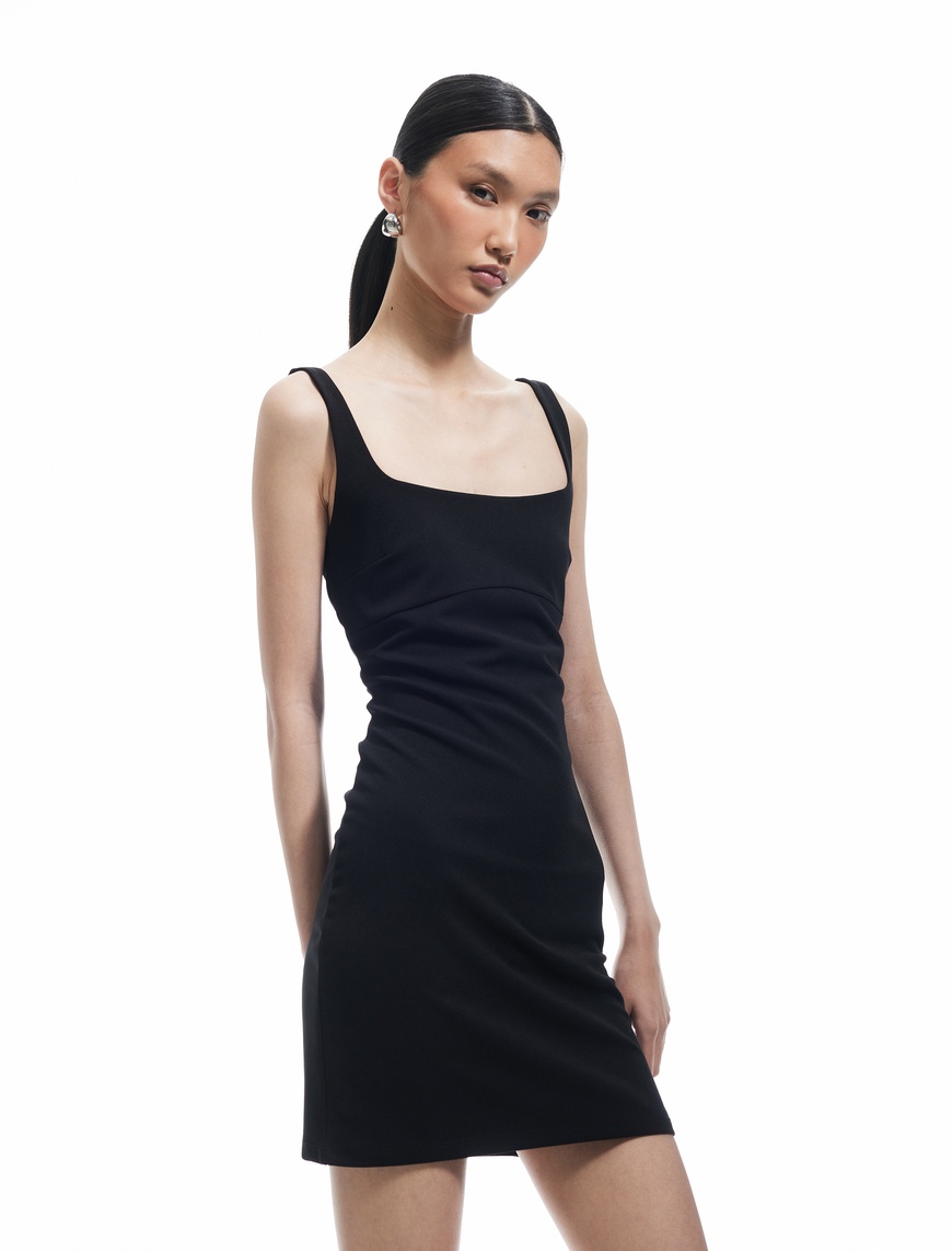   Kolsuz Slim Fit Kare Yaka Askılı Mini Elbise