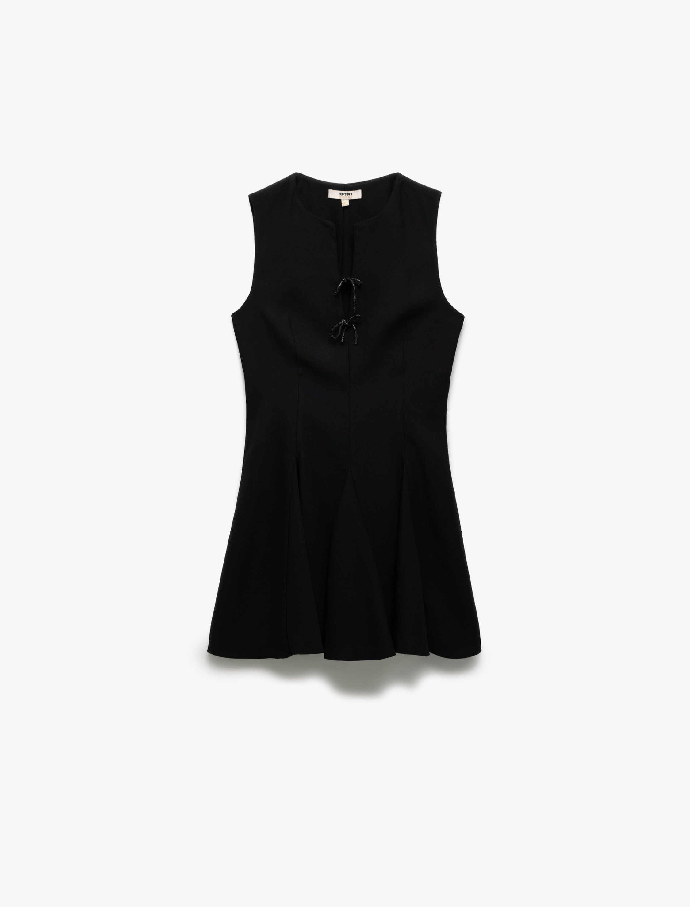   Kolsuz Bisiklet Yaka Volanlı Fiyonk Detaylı Mini Saten Elbise