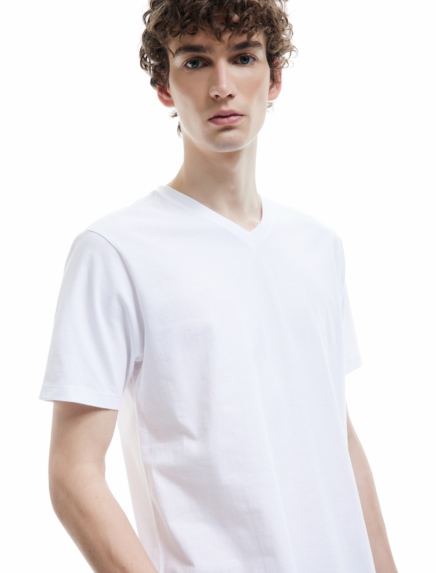   Kısa Kollu V Yaka Pamuklu Basic Erkek Slim Fit Tişört