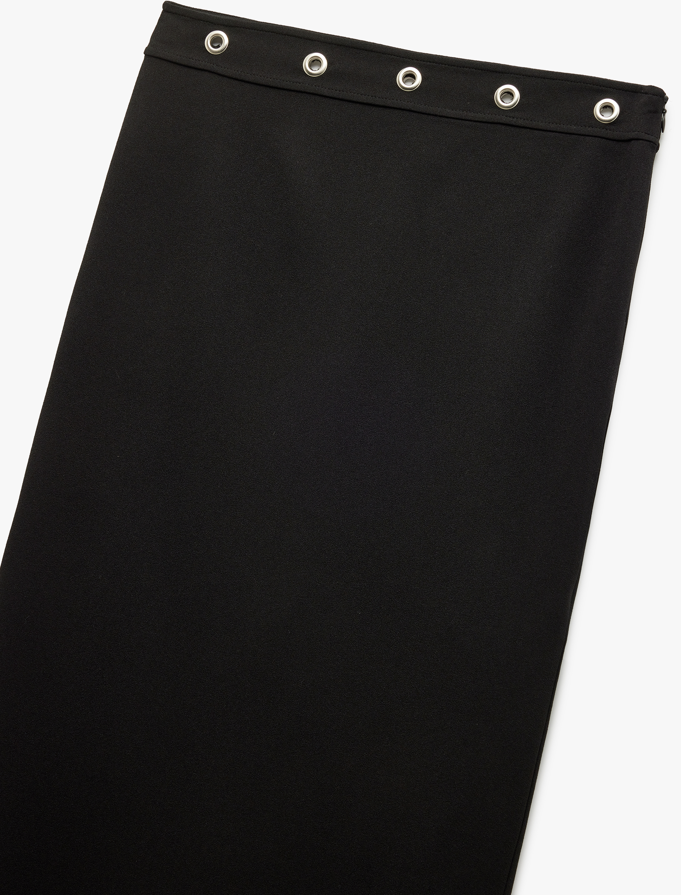   Krep Scuba Kumaş Aksesuar Detaylı Yırtmaç Detaylı Midi Kalem Etek