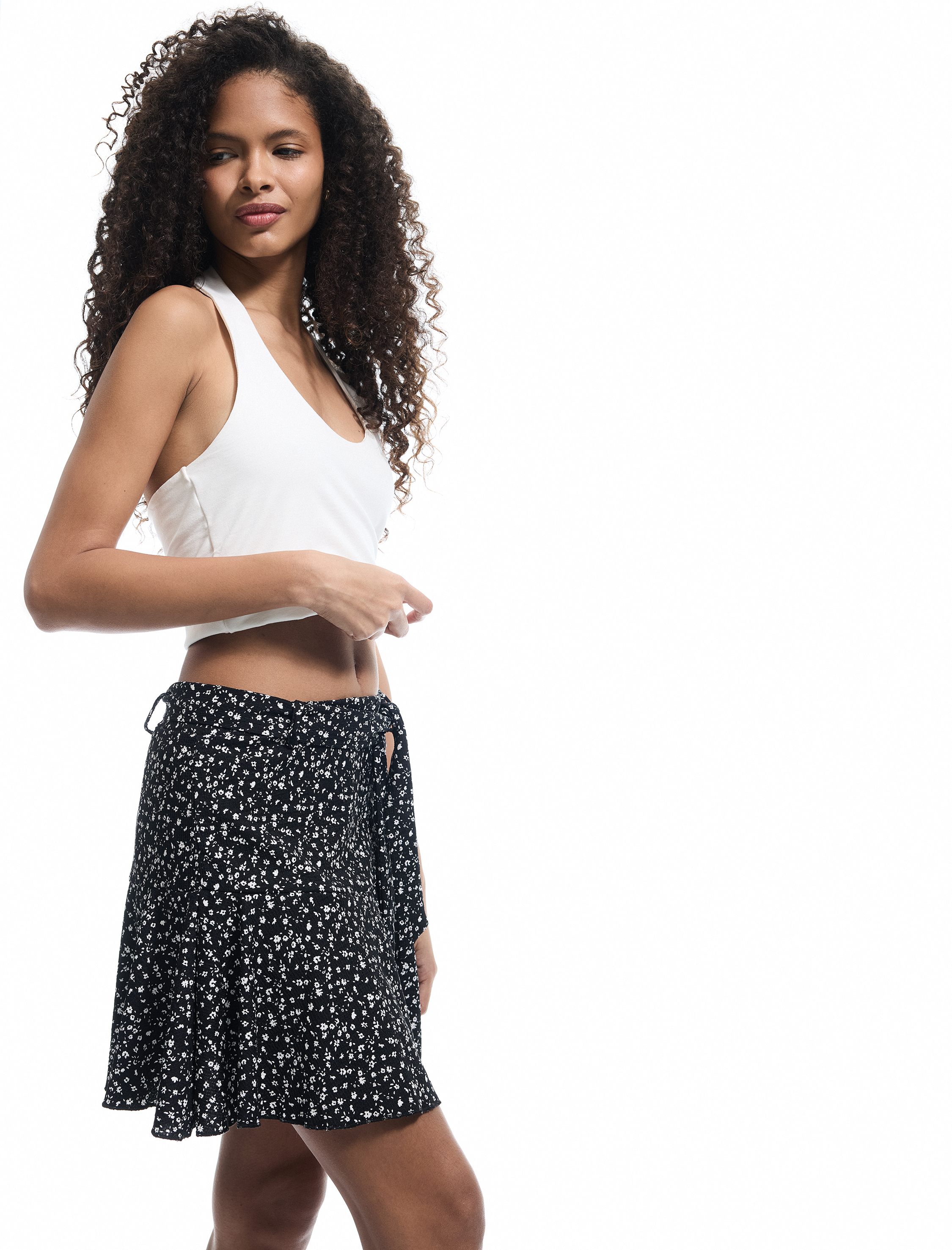   Beli Bağcıklı Çiçekli Rahat Kalıp Bürümcük Mini Şort Etek