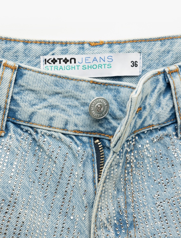 Yüksek Bel Rahat Kesim Pamuklu Yırtık Mini Denim Şort_4