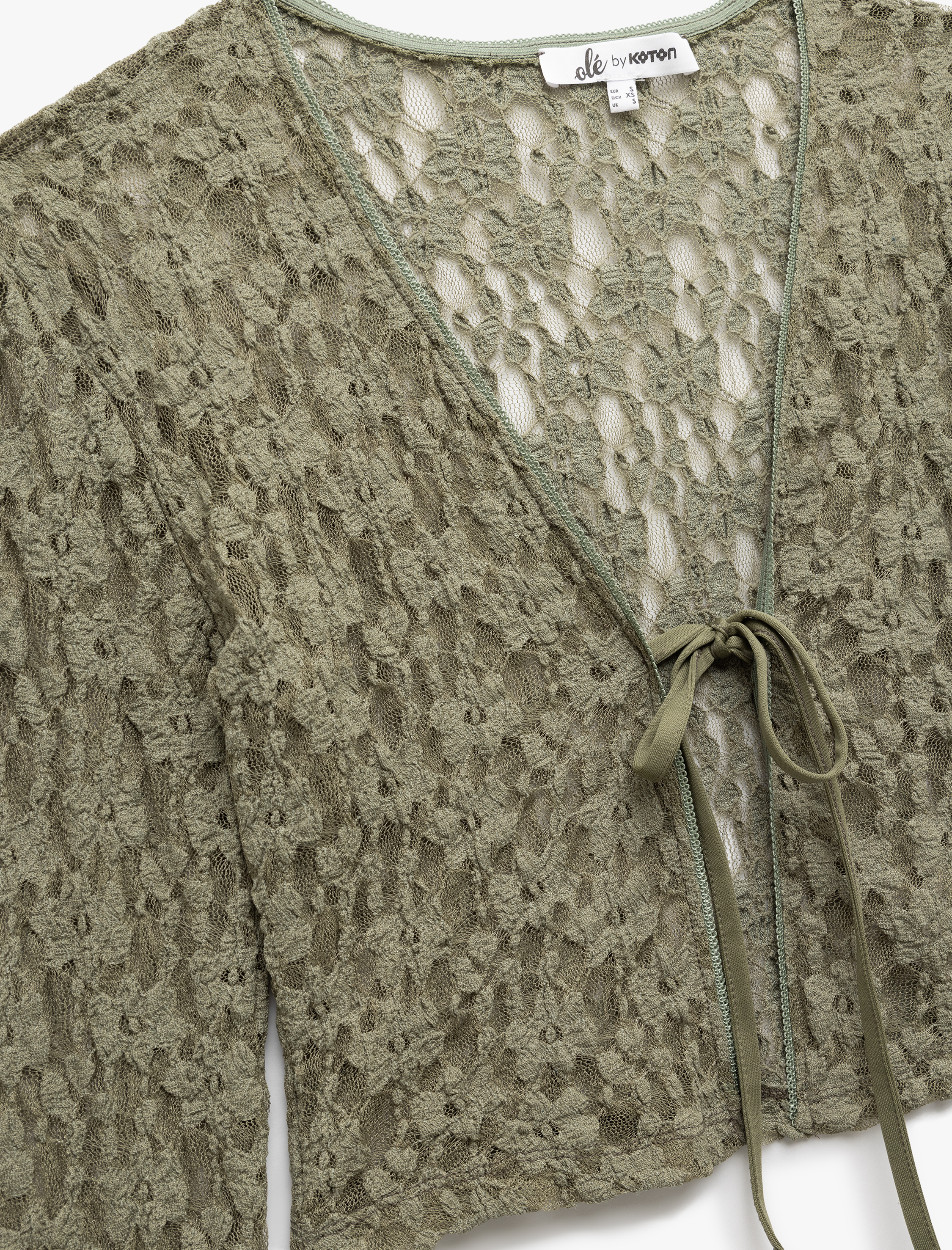   Dantel Detaylı Uzun Kollu Bağcıklı Hırka