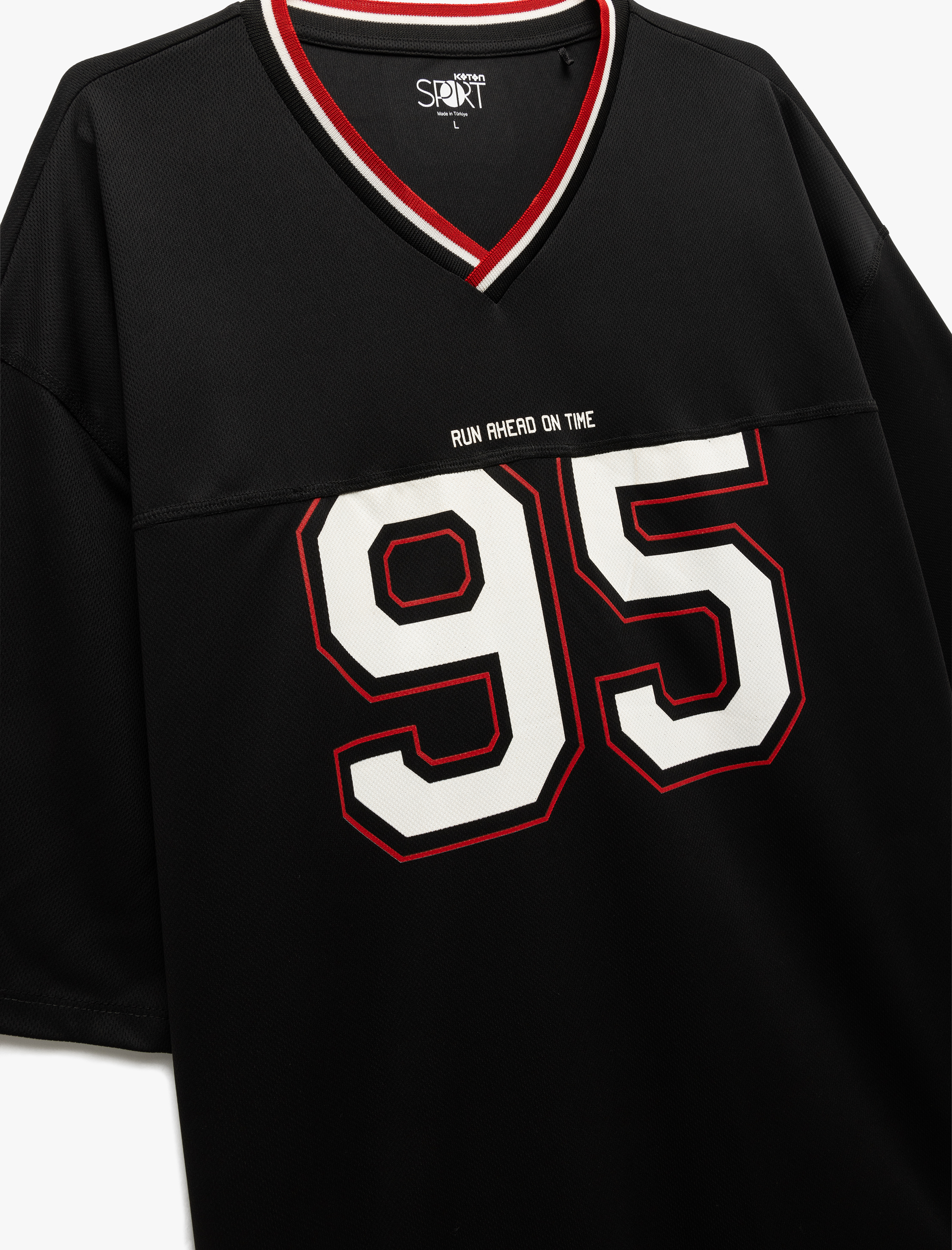   Kısa Kollu V Yaka Çizgi Detaylı Oversize Kolej Baskılı Spor Tişört