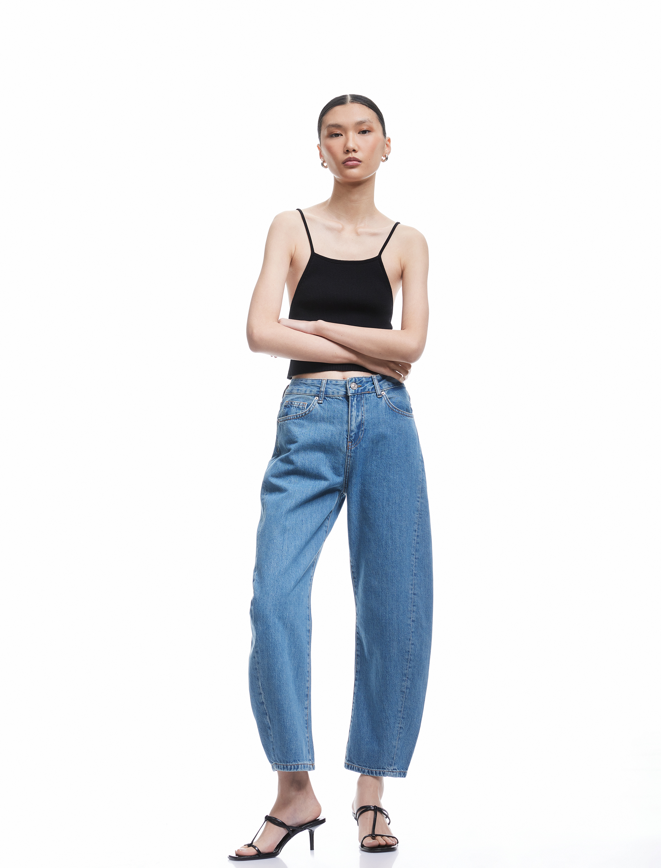   Yüksek Bel Dikiş Detaylı Cepli Düğmeli Barrel Jean Pantolon