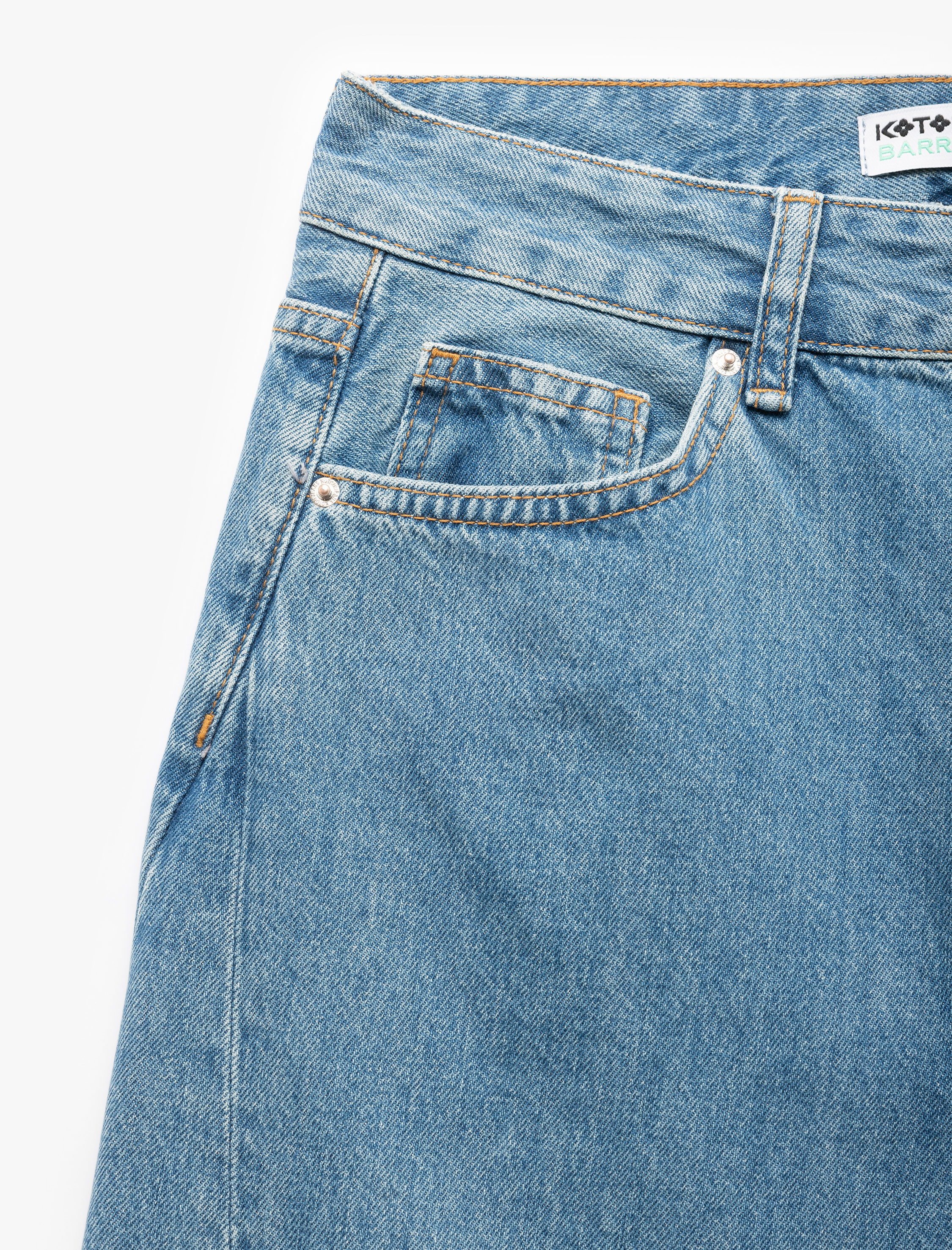   Yüksek Bel Dikiş Detaylı Cepli Düğmeli Barrel Jean Pantolon