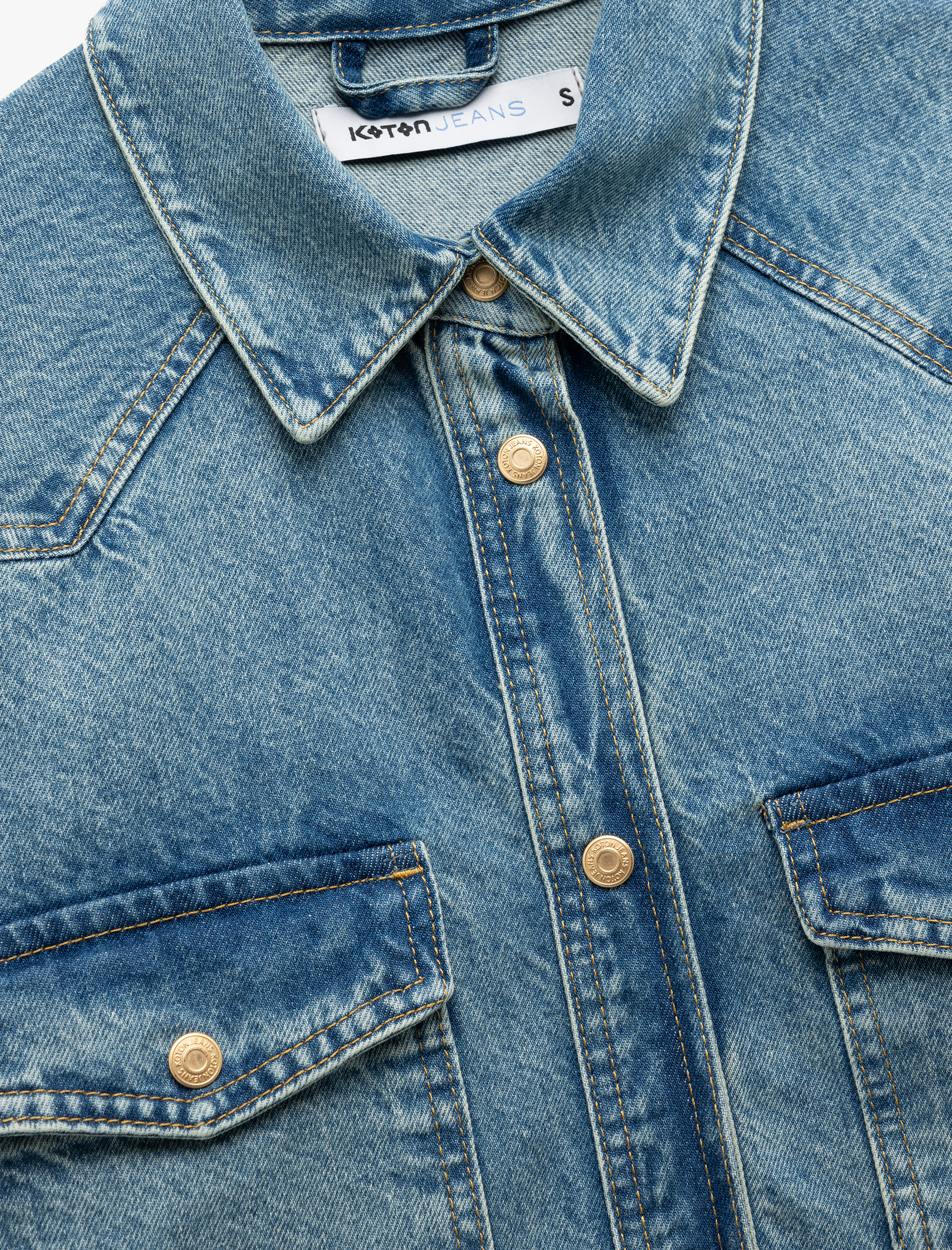   Uzun Kollu Klasik Yaka Cep Detaylı Düğmeli Pamuklu Oversize Denim Gömlek