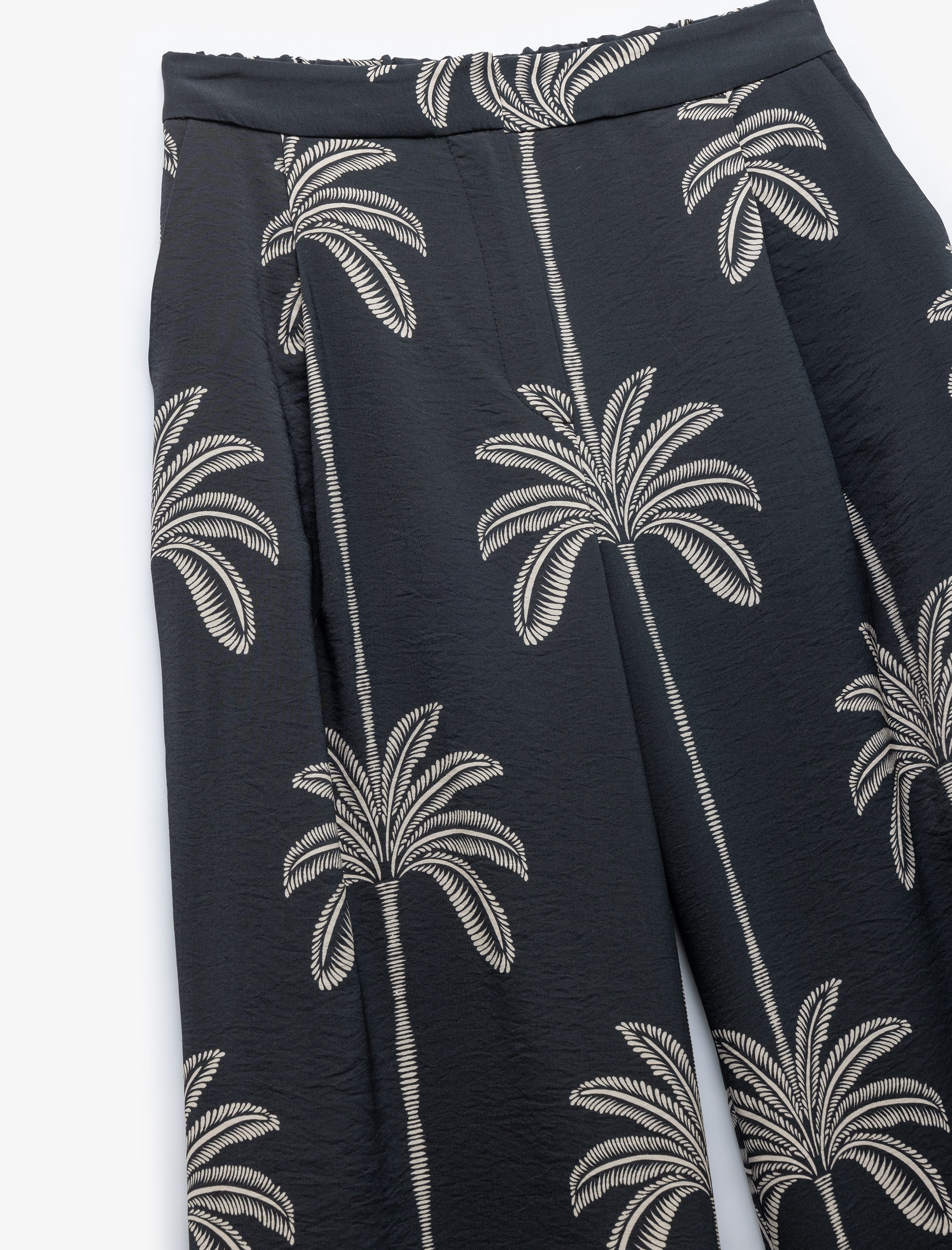   Viskon Kumaş Palmiye Desenli Pile Detaylı Cepli Geniş Paça Palazzo Pantolon