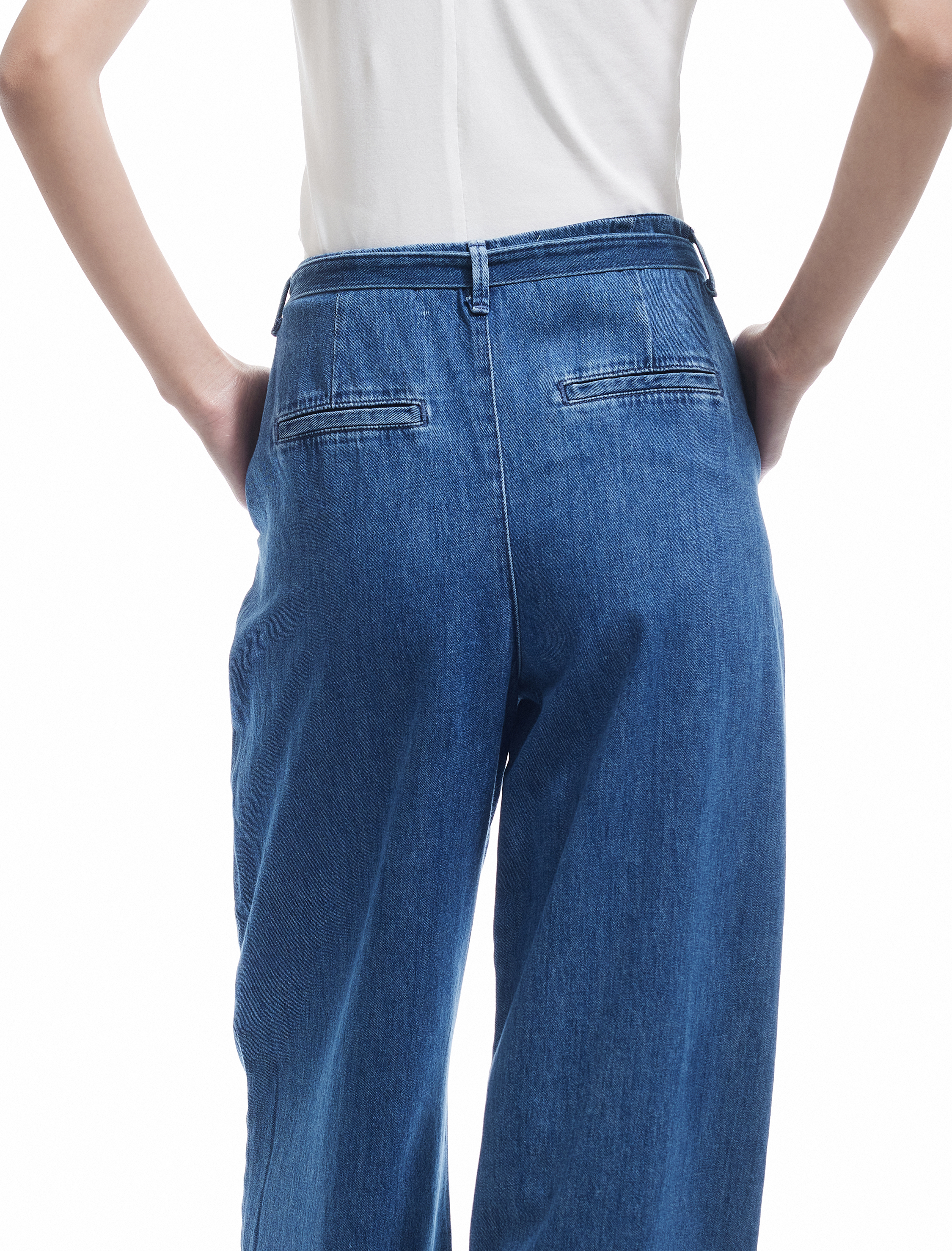   Yüksek Bel Geniş Paça Kemer Detaylı Pileli Jean Pantolon