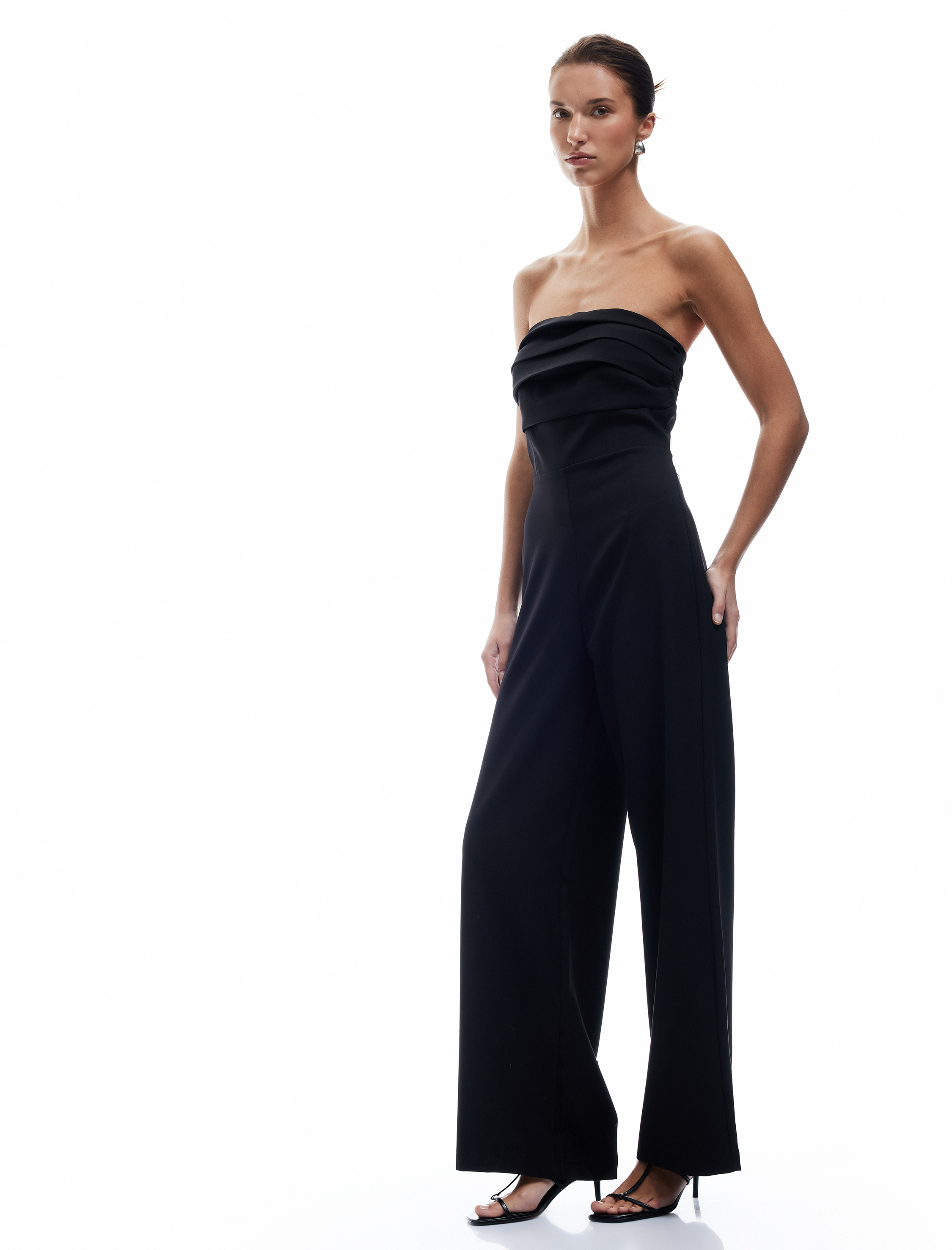   Uzun Geniş Paça Kat Detaylı Straplez Tulum