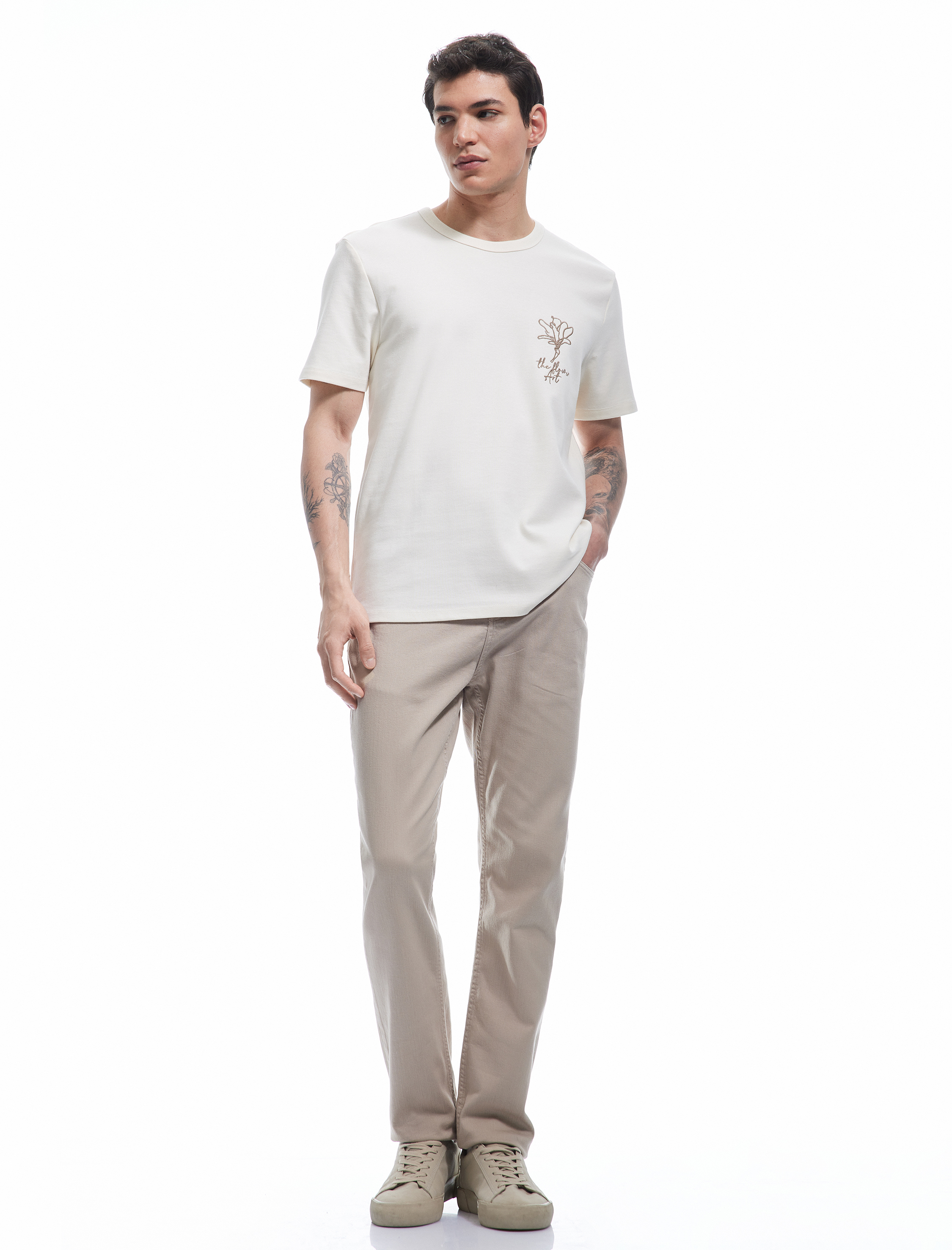   Kısa Kollu Bisiklet Yaka Pamuklu İşlemeli Slim Fit Tişört