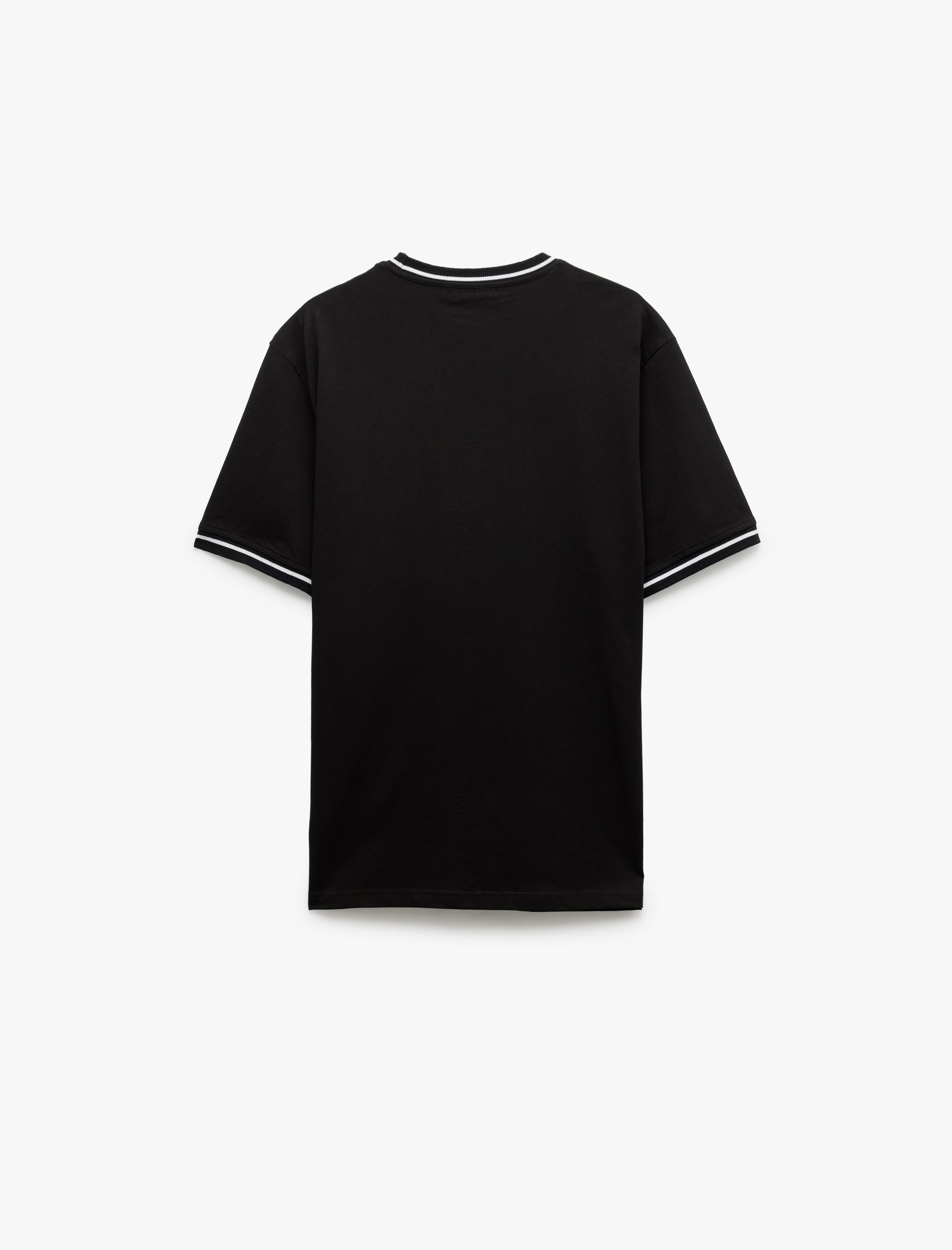   Pamuklu Kısa Kollu Biyeli İşlemeli Regular Fit Bisiklet Yaka Tişört