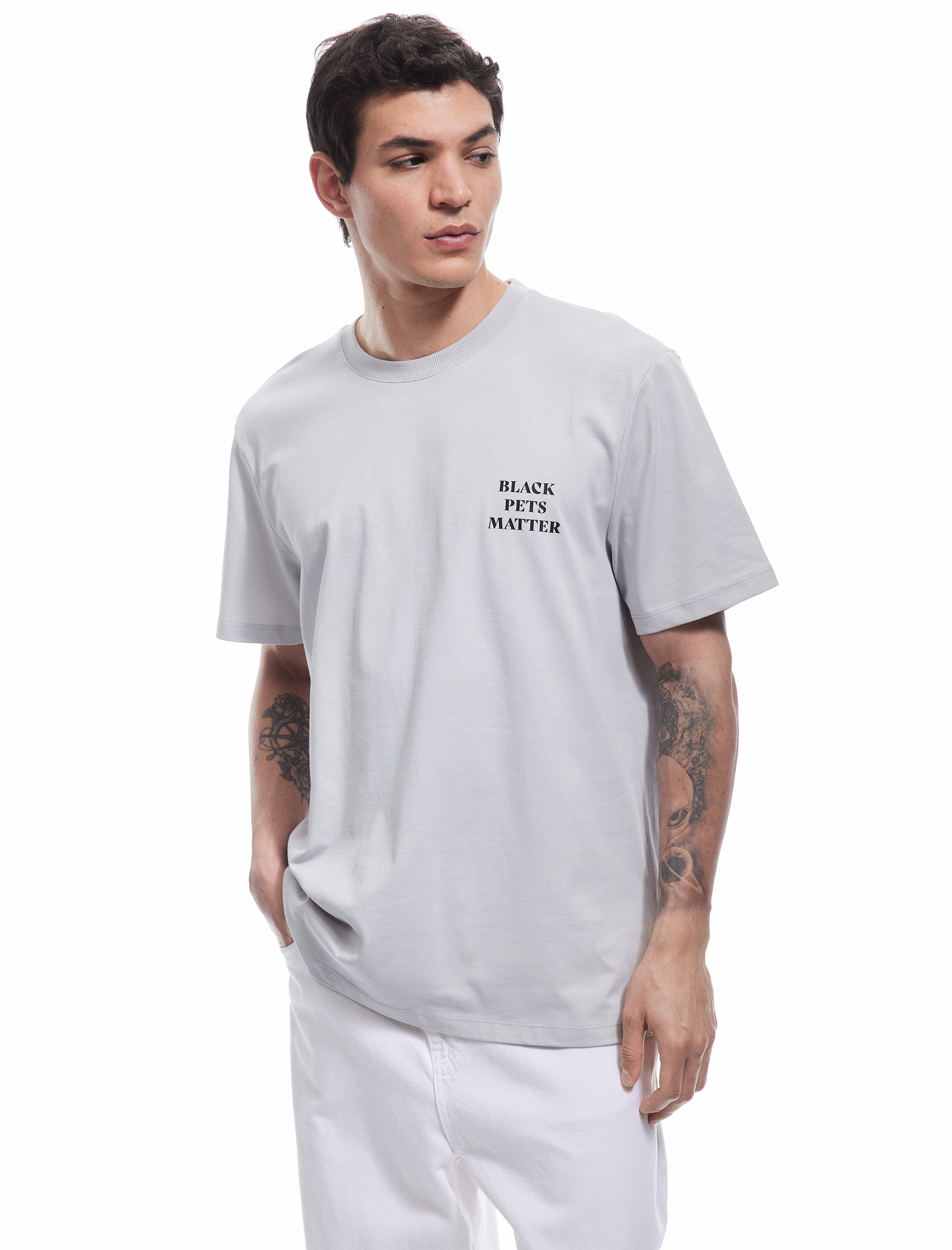   Kısa Kollu Pamuklu Regular Fit Bisiklet Yaka Arkası Baskılı Tişört