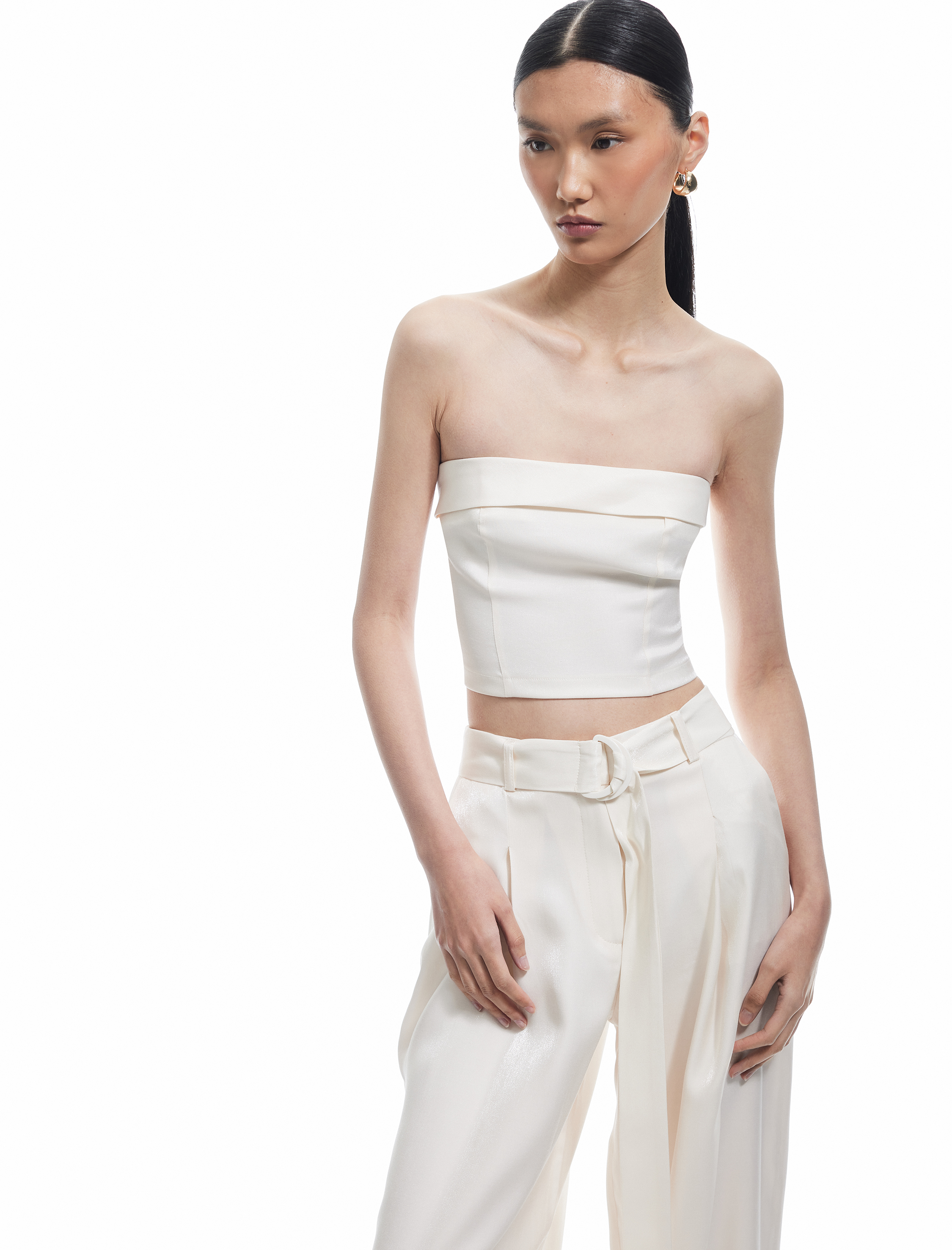 Koton X Sima Tarkan - Kat Detaylı Viskon Straplez Crop Bluz -1