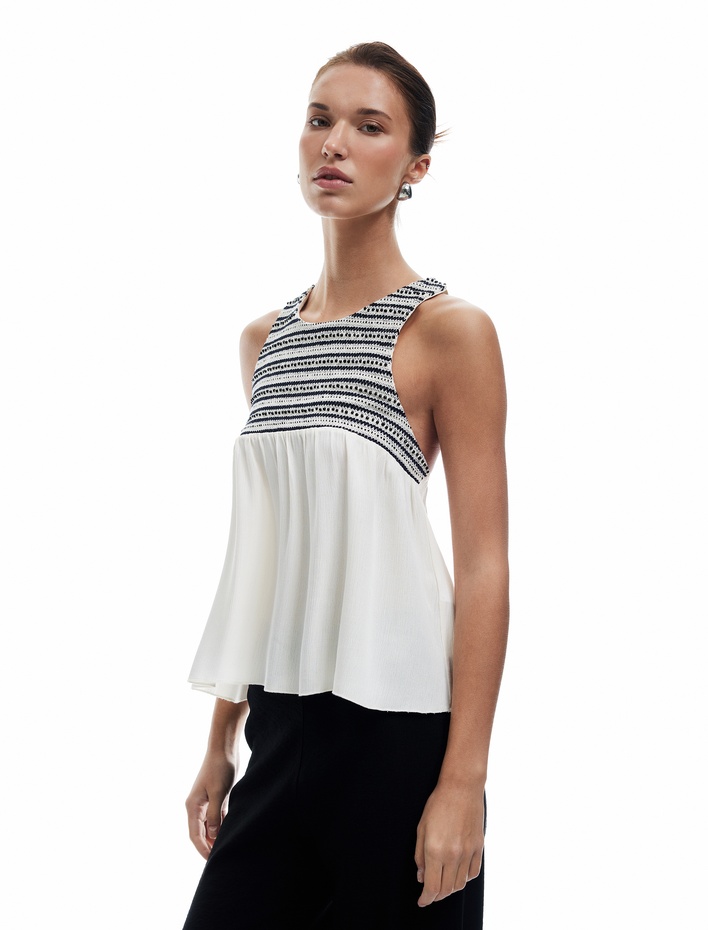  Viskon Kumaş U Yaka Kolsuz Arkası Çapraz Askılı Boncuklu Kroşe Bluz