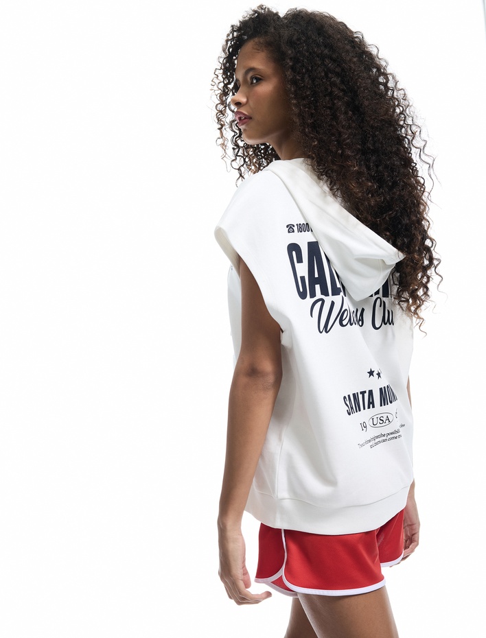  Pamuklu Kolsuz Kapüşonlu Arkası Baskılı Kanguru Cepli Fermuarlı Bluz