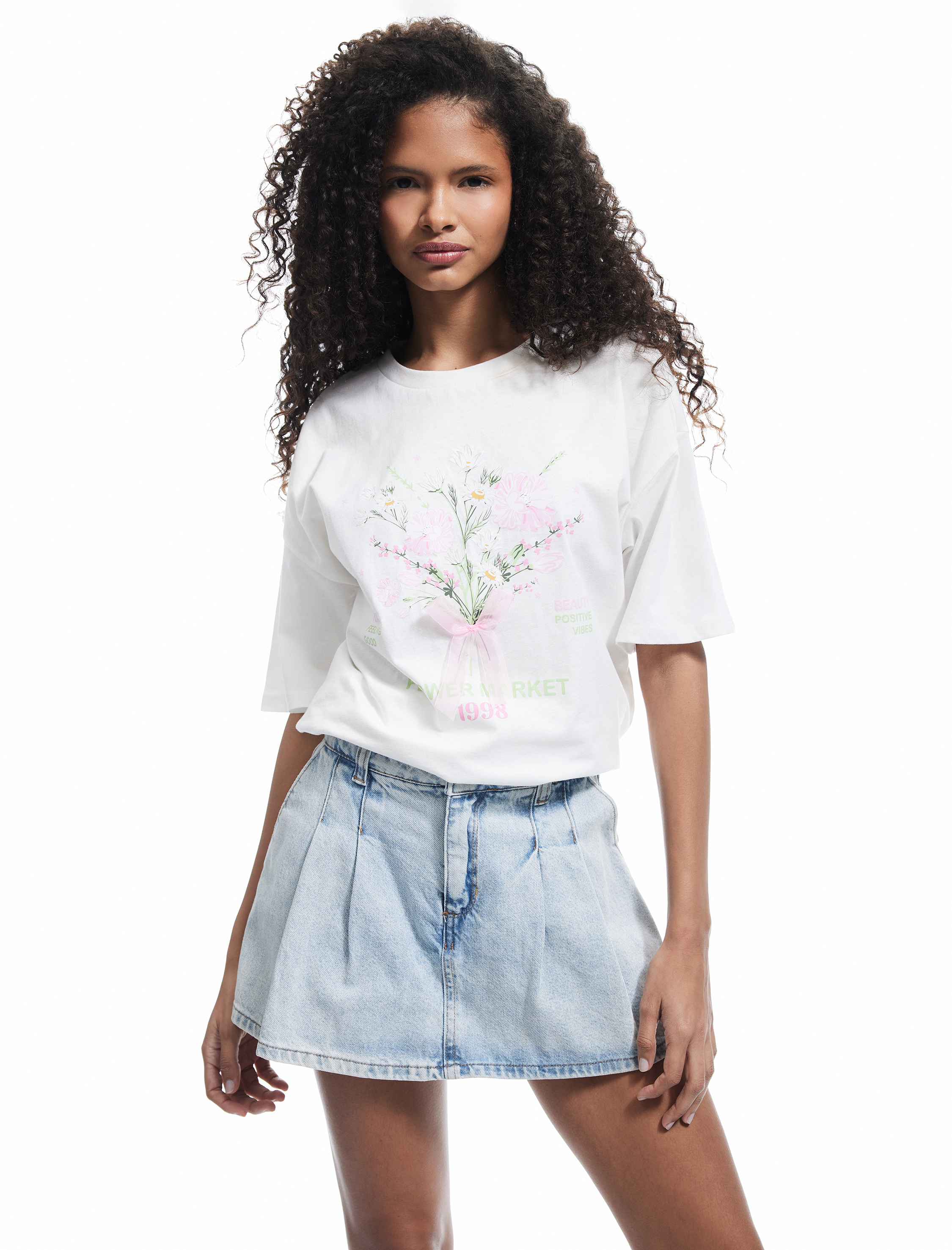   Kısa Kollu Bisiklet Yaka Baskılı Fiyonk Detaylı Oversize Tişört