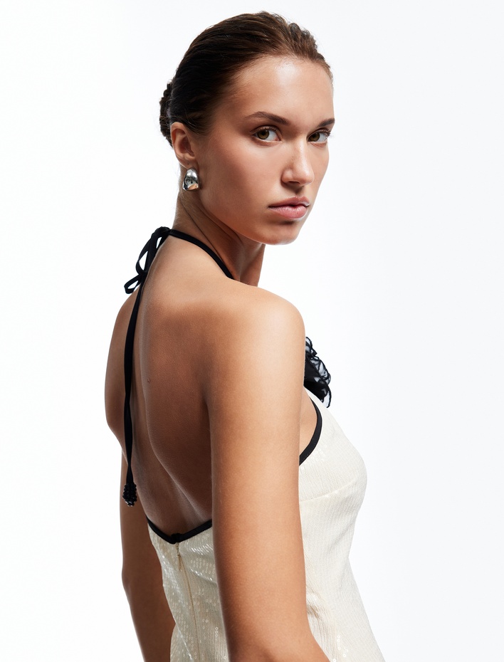  Mini Bağlamalı Yaka Gül Detaylı Bodycon Payetli Elbise