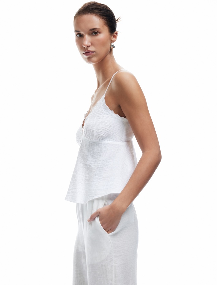  Pamuklu V Yaka Brodeli Müslin Askılı Bluz