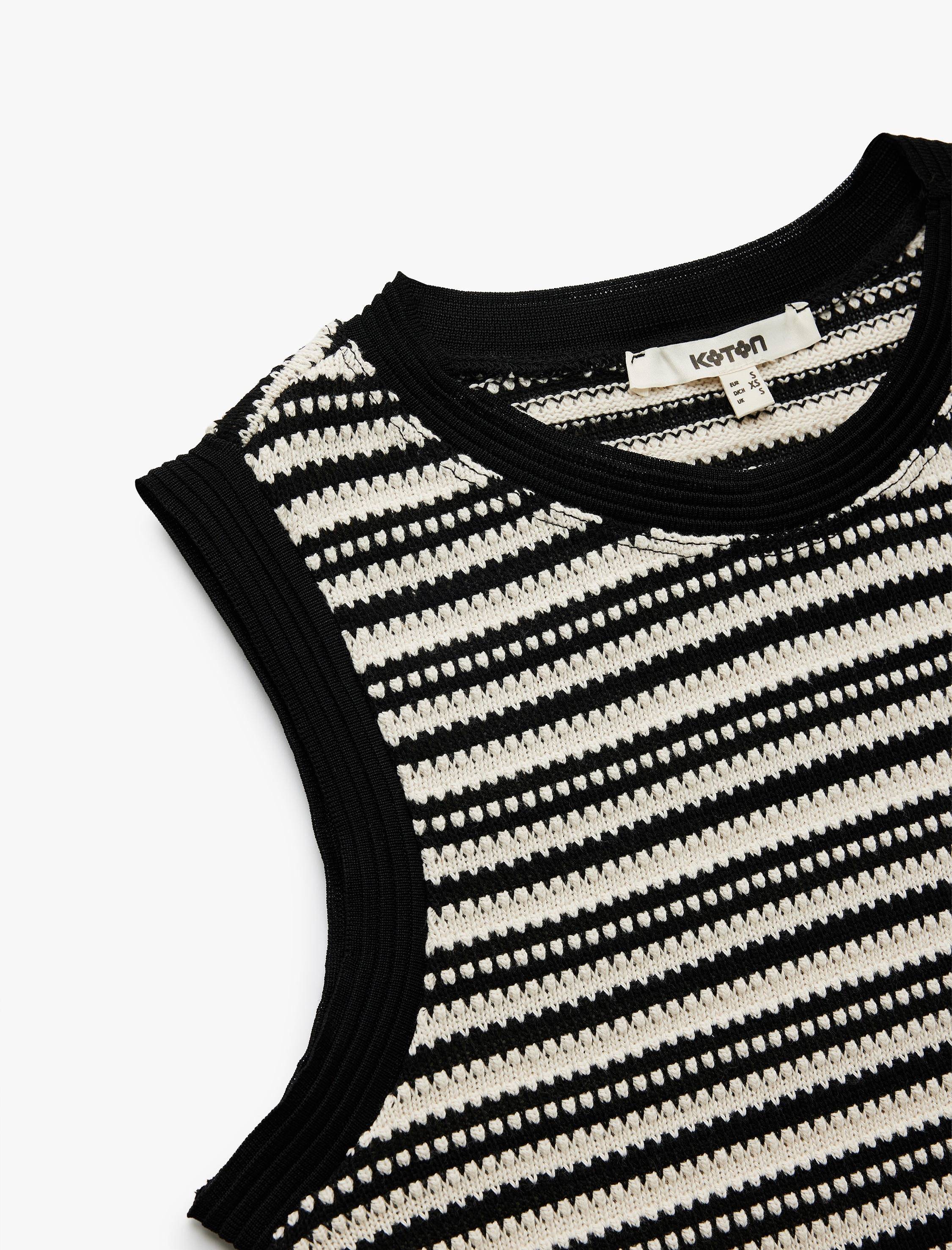   Renk Kontrastlı Bisiklet Yaka Kolsuz Kroşe Bluz