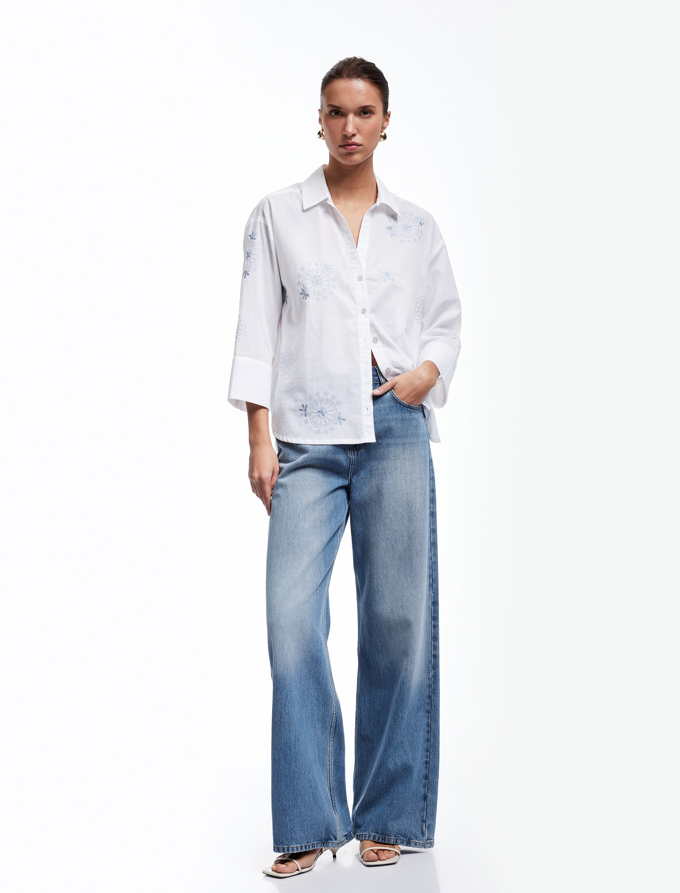   Rahat Kalıp 3/4 Kol Klasik Yaka İşlemeli Etnik Desenli Gömlek