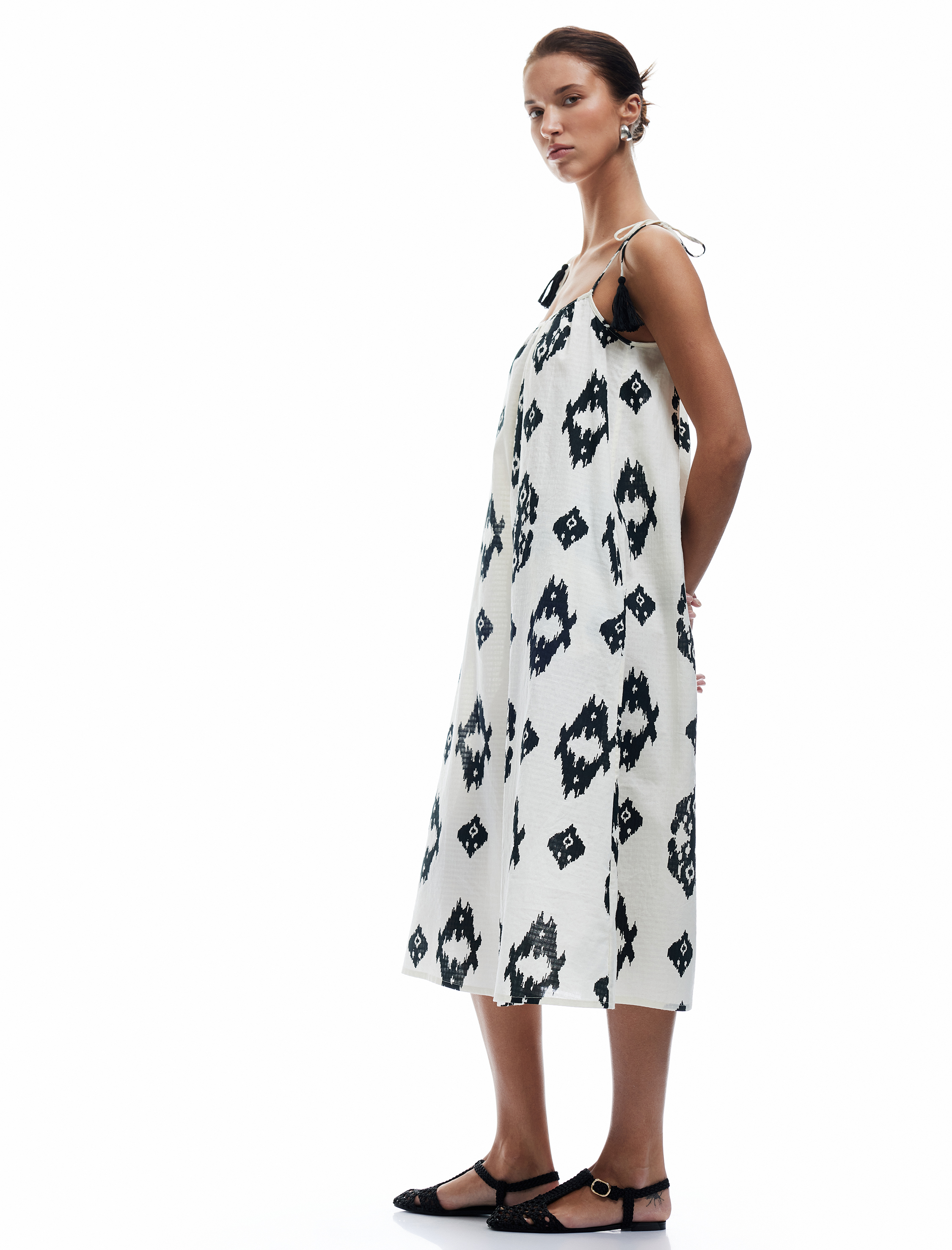   Pamuklu Etnik Desenli Uzun İnce Askılı Elbise