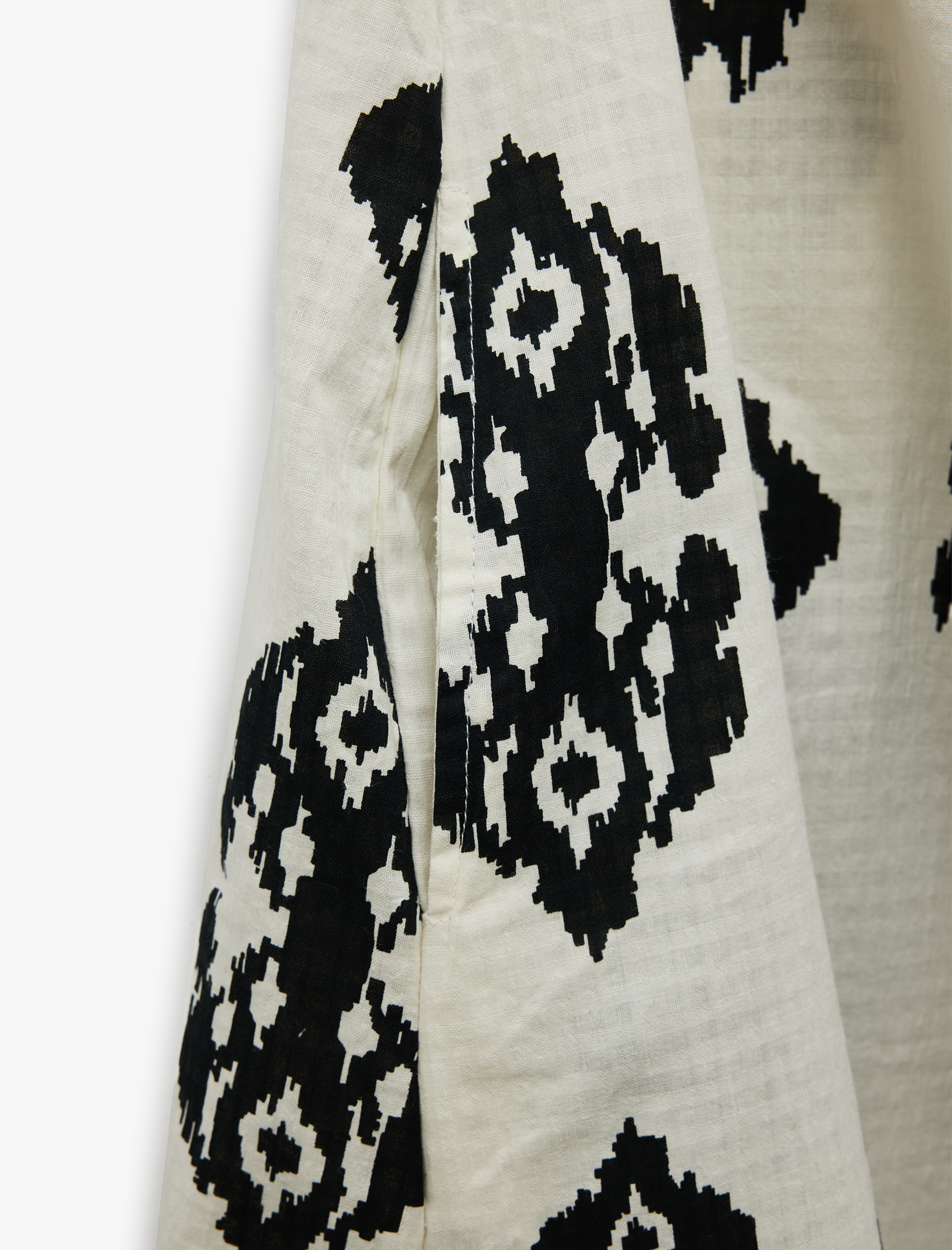   Pamuklu Etnik Desenli Uzun İnce Askılı Elbise