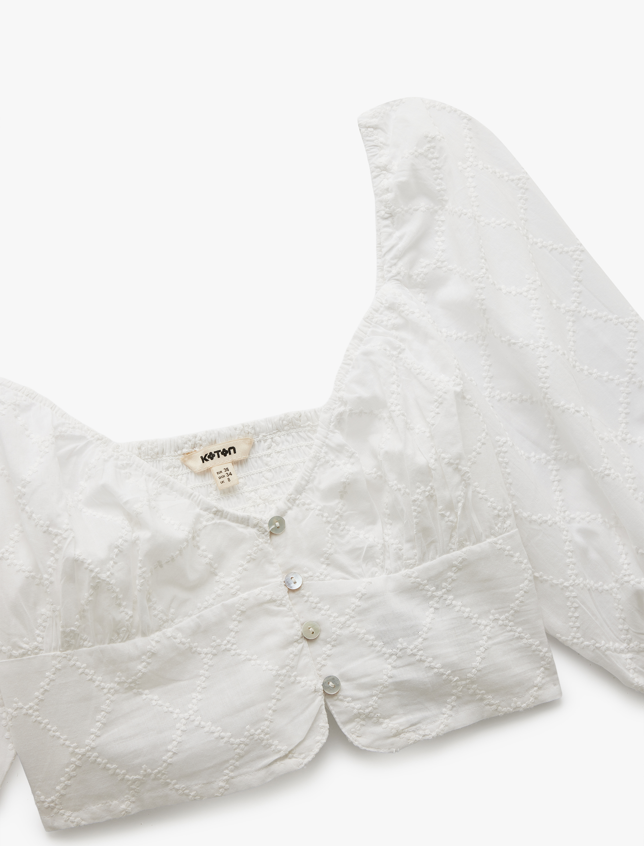   Düğmeli Fistolu Brodeli Kısa Balon Kollu Kalp Yaka Crop Bluz