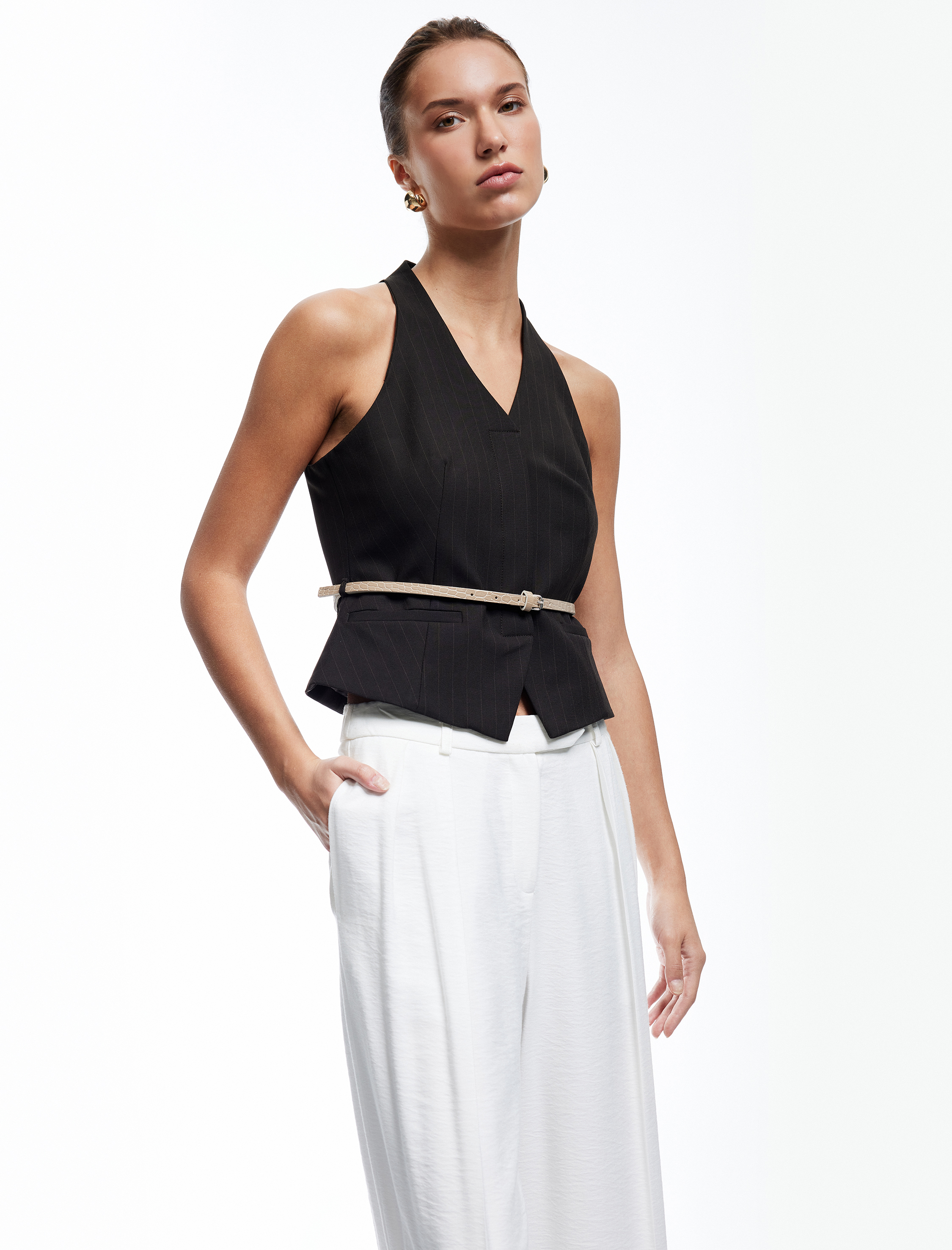   Kolsuz Kemer Detaylı Halter Yaka Yelek