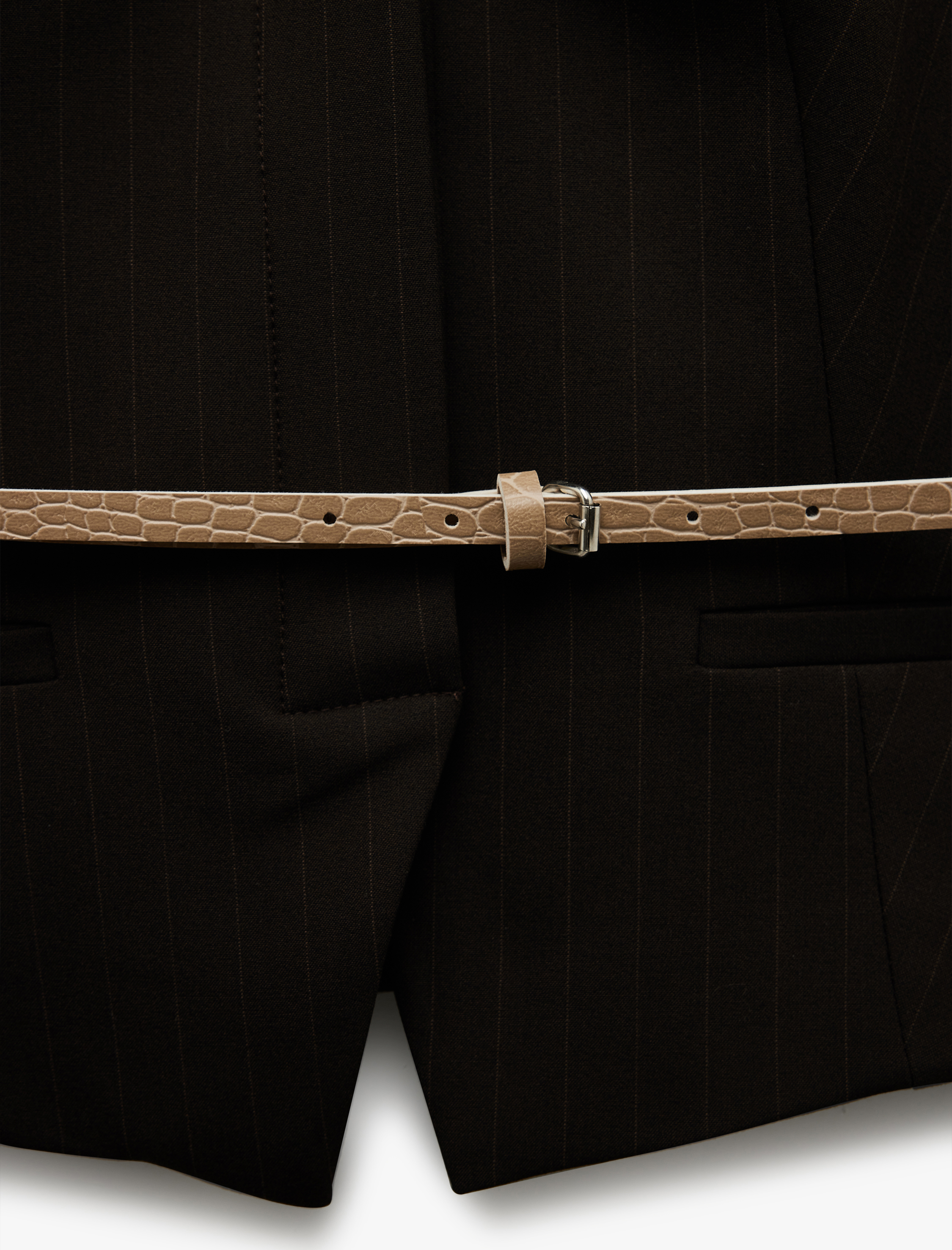   Kolsuz Kemer Detaylı Halter Yaka Yelek