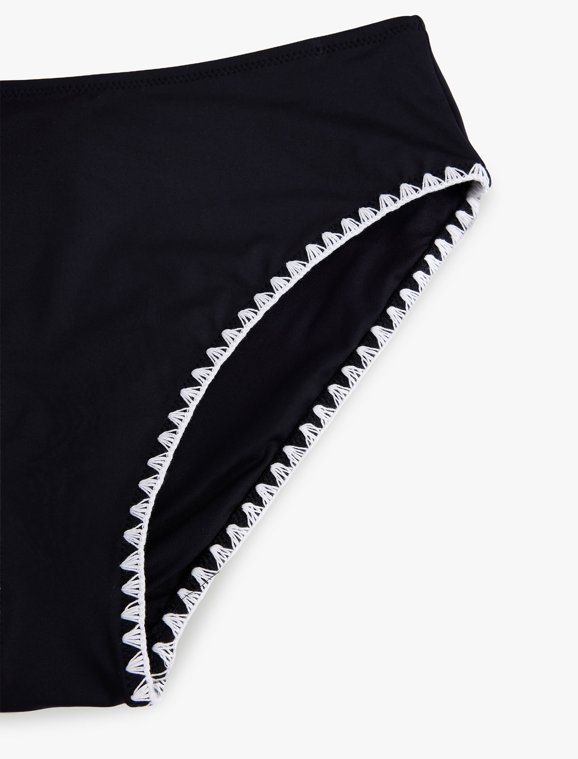   Yüksek Bel Kroşe Detaylı Bikini Altı