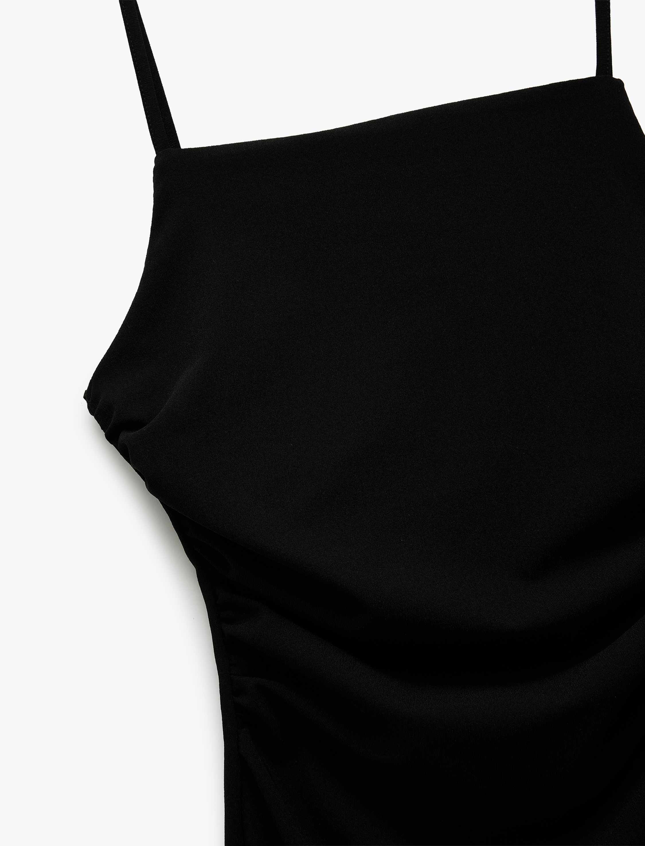   İp Askılı Kare Yaka Drapeli Yırtmaçlı Midi Elbise