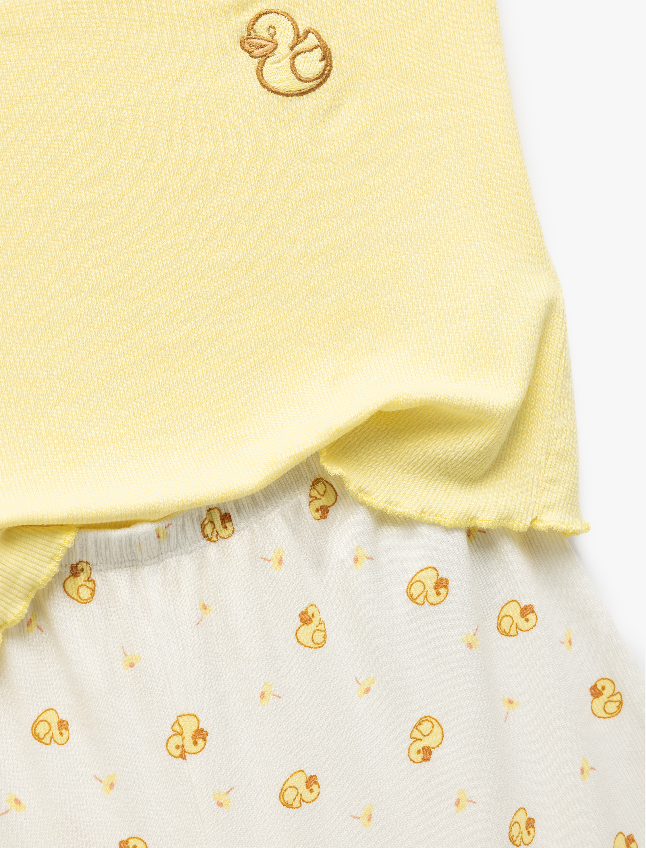   Viskon Kumaş Ördek Baskılı Askılı Şortlu Pijama Takımı