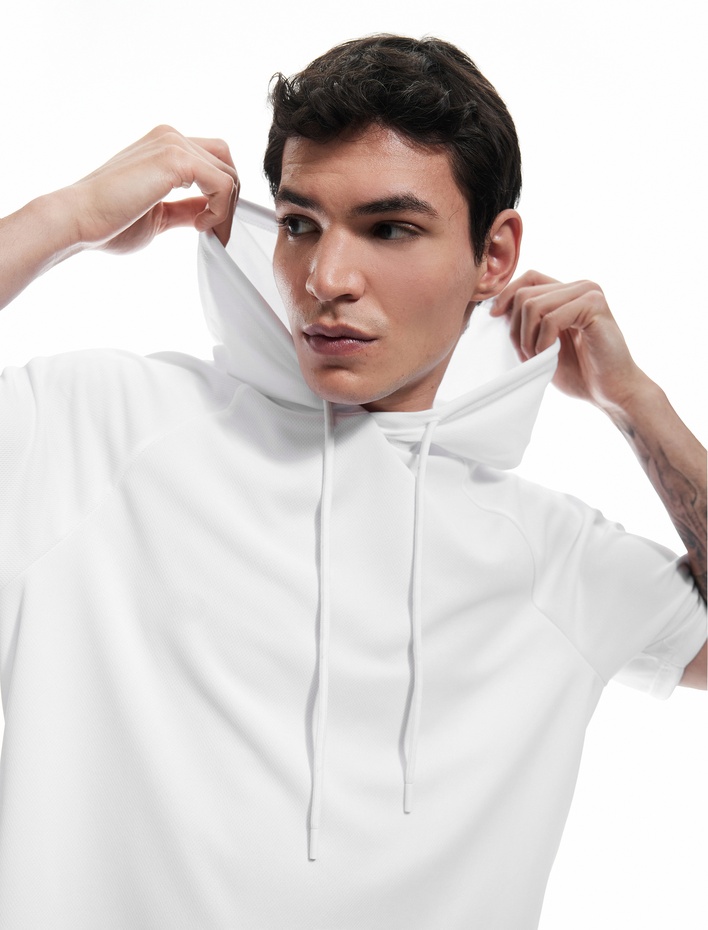  Kısa Kollu Regular Fit Basic Kapşonlu Spor Tişört