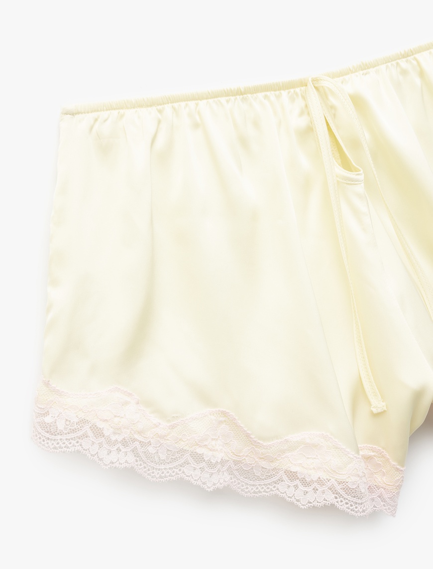   Rahat Kalıp Dantel Detaylı Mini Saten Şort Pijama Altı