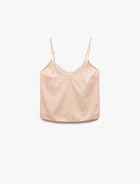 Dantel Detaylı V Yaka Saten İnce Askılı Pijama Üst