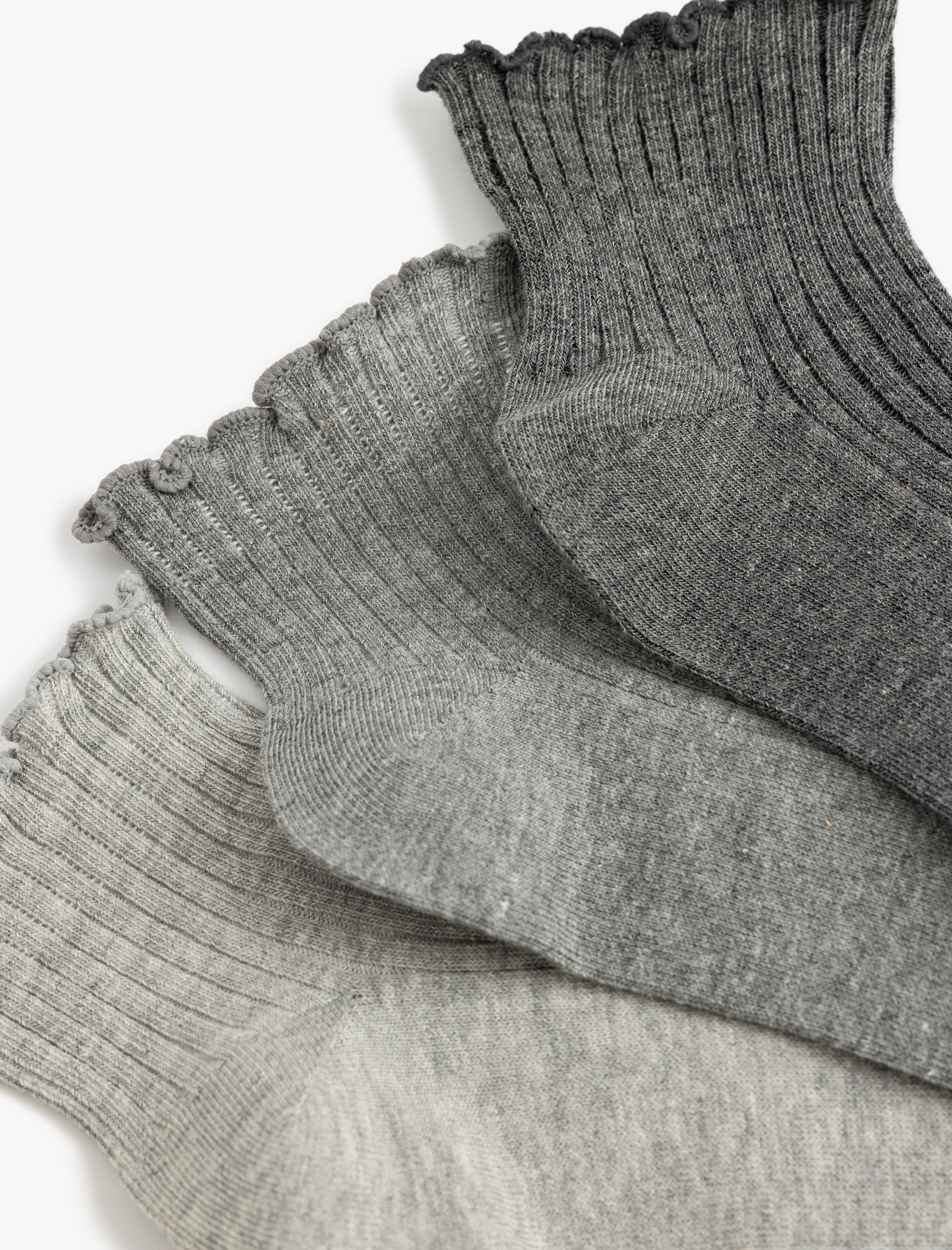  Kadın Çok Renkli Fırfır Detaylı 3'lü Patik Çorap Seti