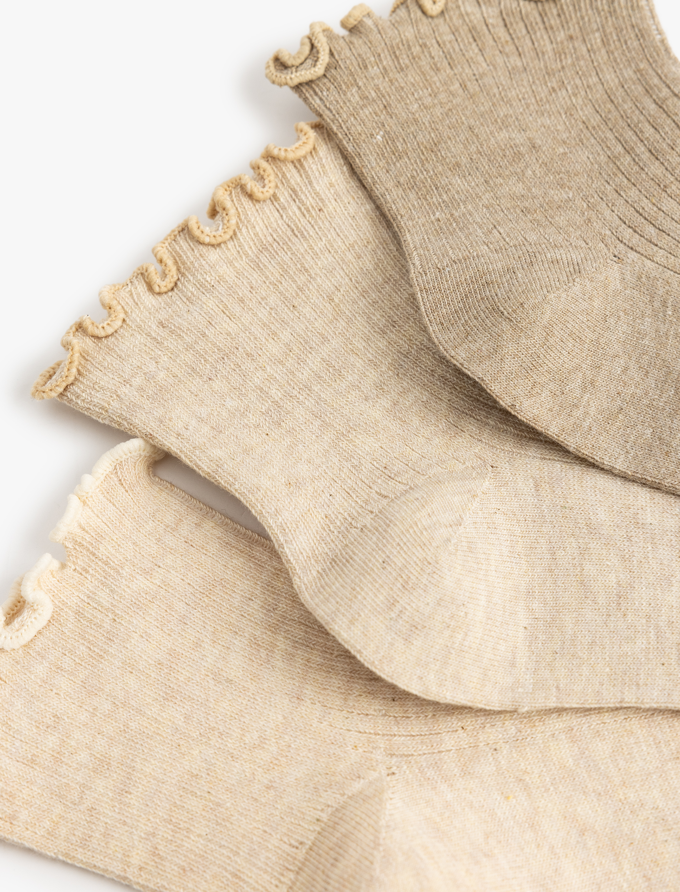  Kadın Çok Renkli Fırfır Detaylı 3'lü Patik Çorap Seti